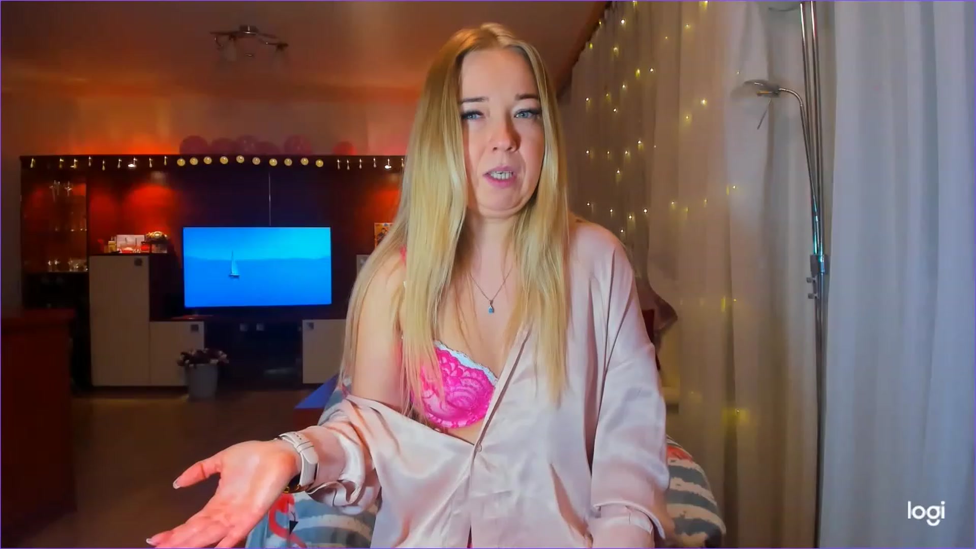 Gallery image thumbnail from FlamingoDream's myfreecams stream on, 03/16/2023, 24:08 image 15 of 20