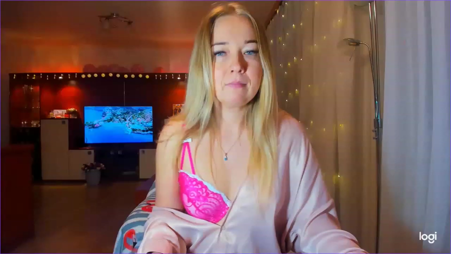 Gallery image thumbnail from FlamingoDream's myfreecams stream on, 03/16/2023, 24:08 image 12 of 20