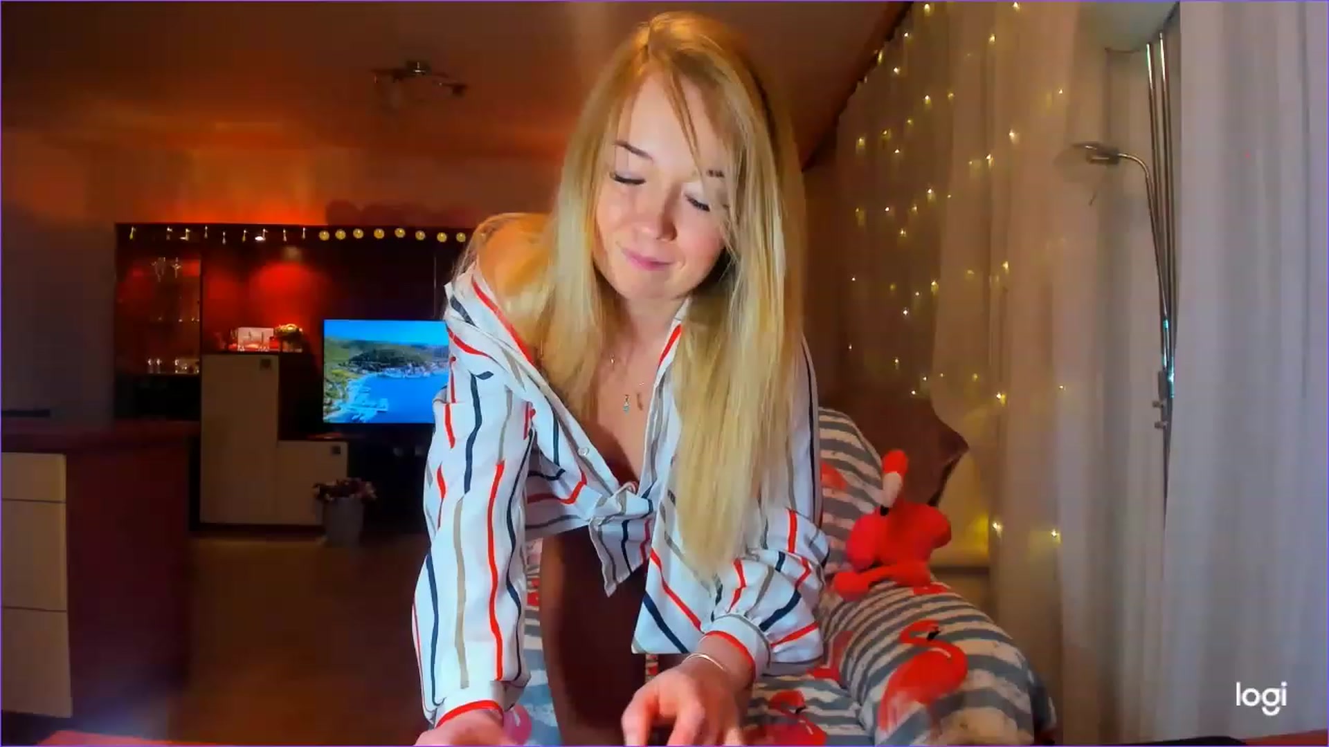 Gallery image thumbnail from FlamingoDream's myfreecams stream on, 03/16/2023, 22:25 image 5 of 20