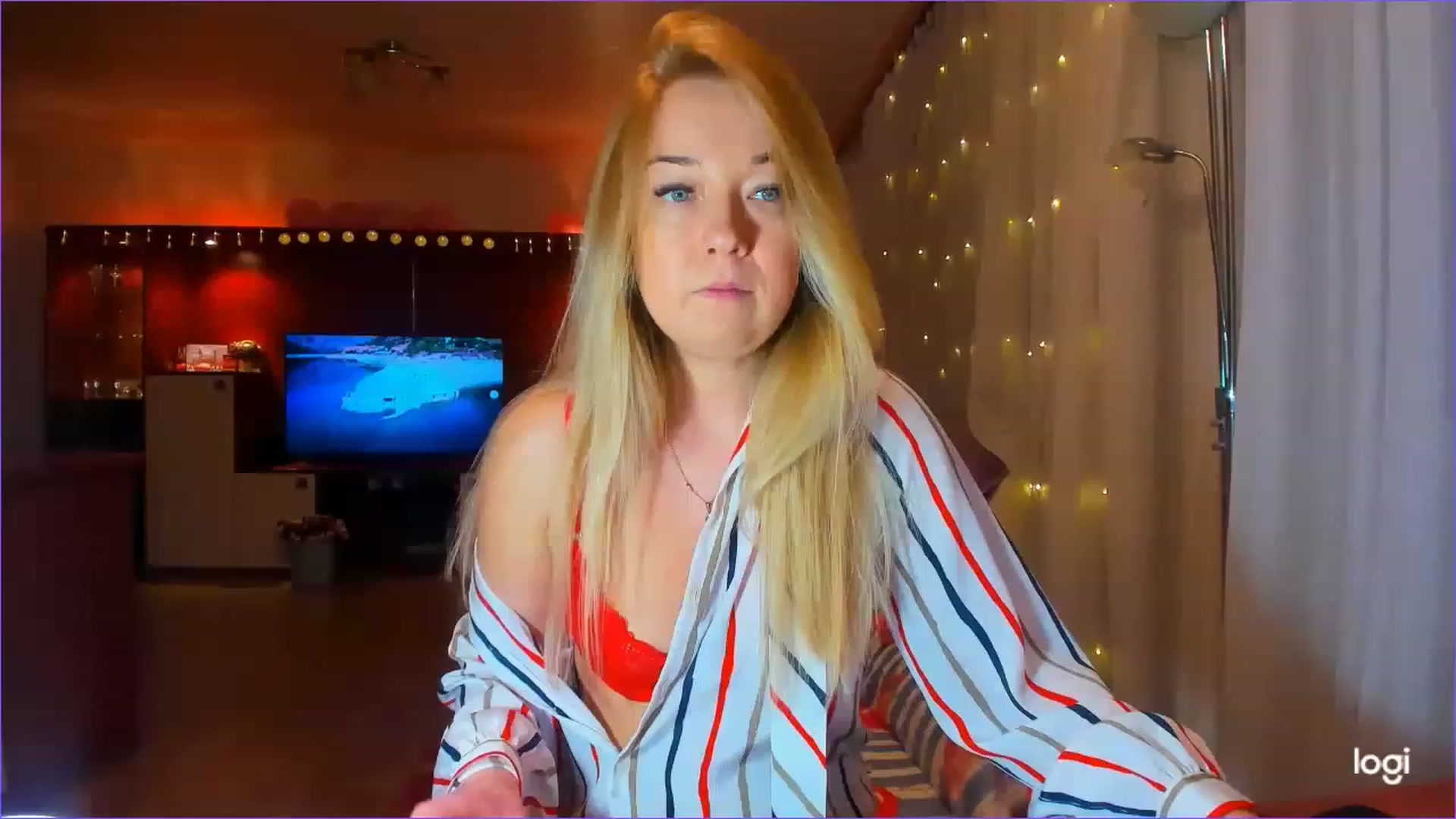 Gallery image thumbnail from FlamingoDream's myfreecams stream on, 03/16/2023, 22:25 image 18 of 20