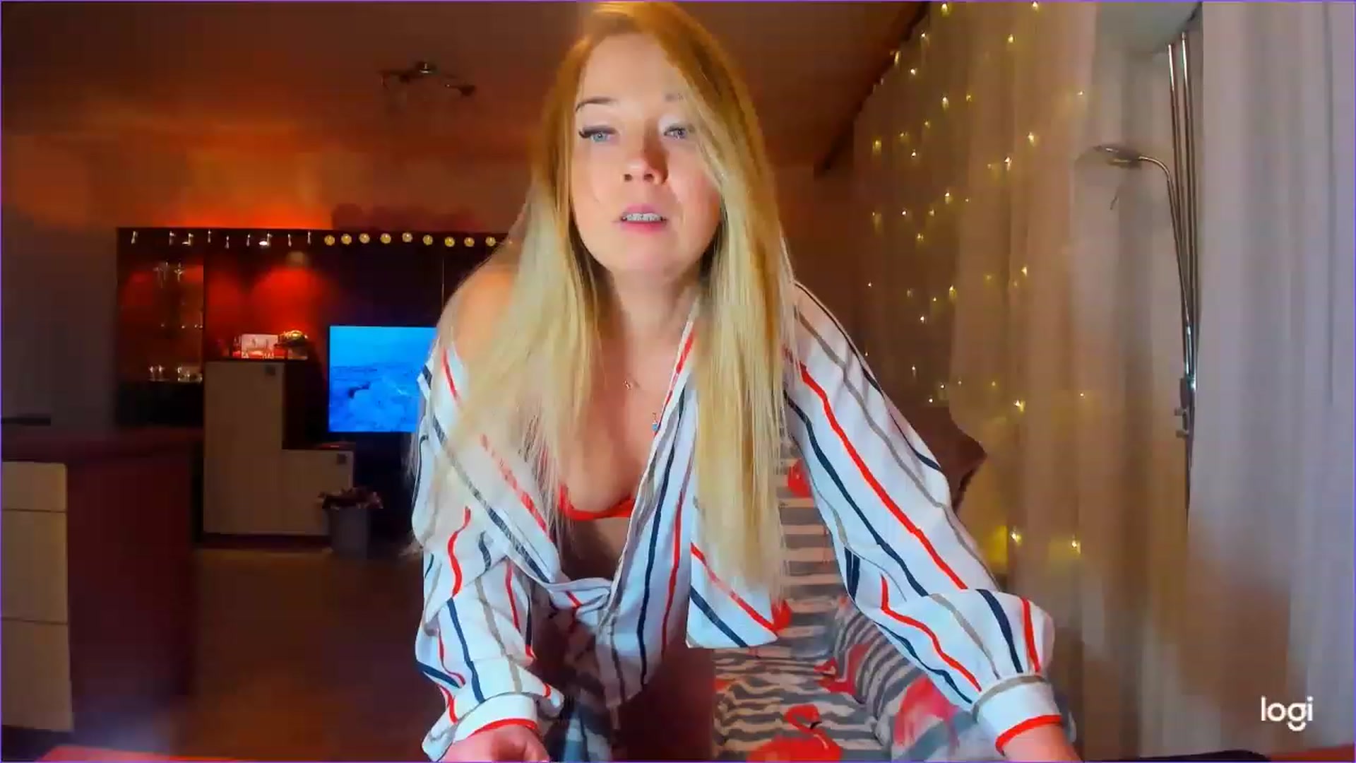 Gallery image thumbnail from FlamingoDream's myfreecams stream on, 03/16/2023, 22:25 image 4 of 20