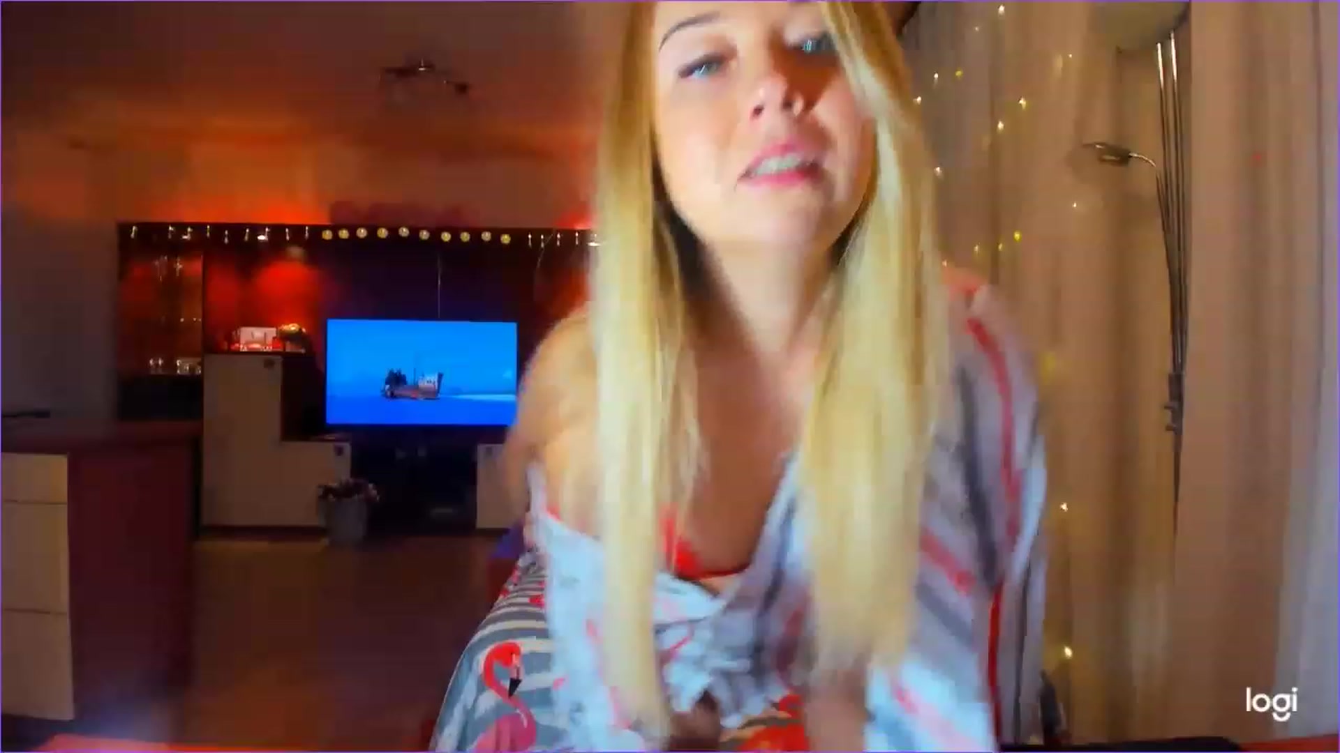 Gallery image thumbnail from FlamingoDream's myfreecams stream on, 03/16/2023, 22:25 image 2 of 20
