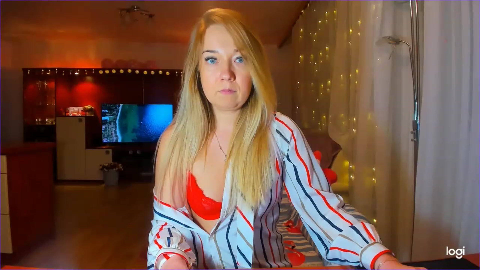 Gallery image thumbnail from FlamingoDream's myfreecams stream on, 03/17/2023, 01:12 image 5 of 20