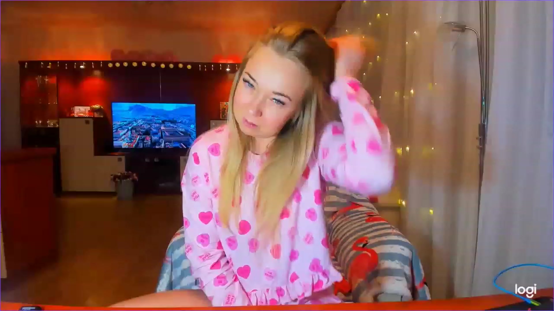 Gallery image thumbnail from FlamingoDream's myfreecams stream on, 03/17/2023, 04:05 image 20 of 20