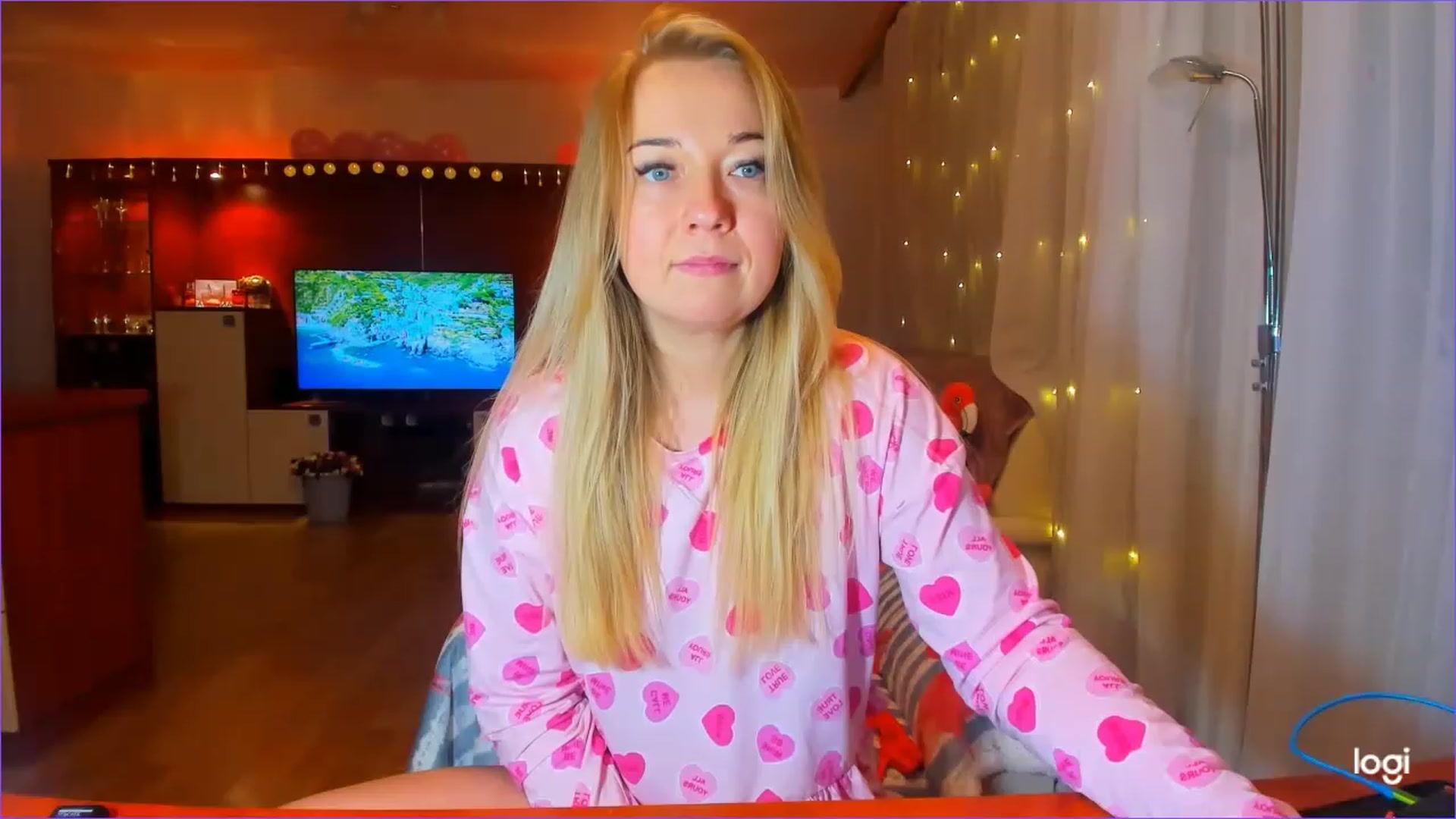Gallery image thumbnail from FlamingoDream's myfreecams stream on, 03/17/2023, 04:05 image 16 of 20