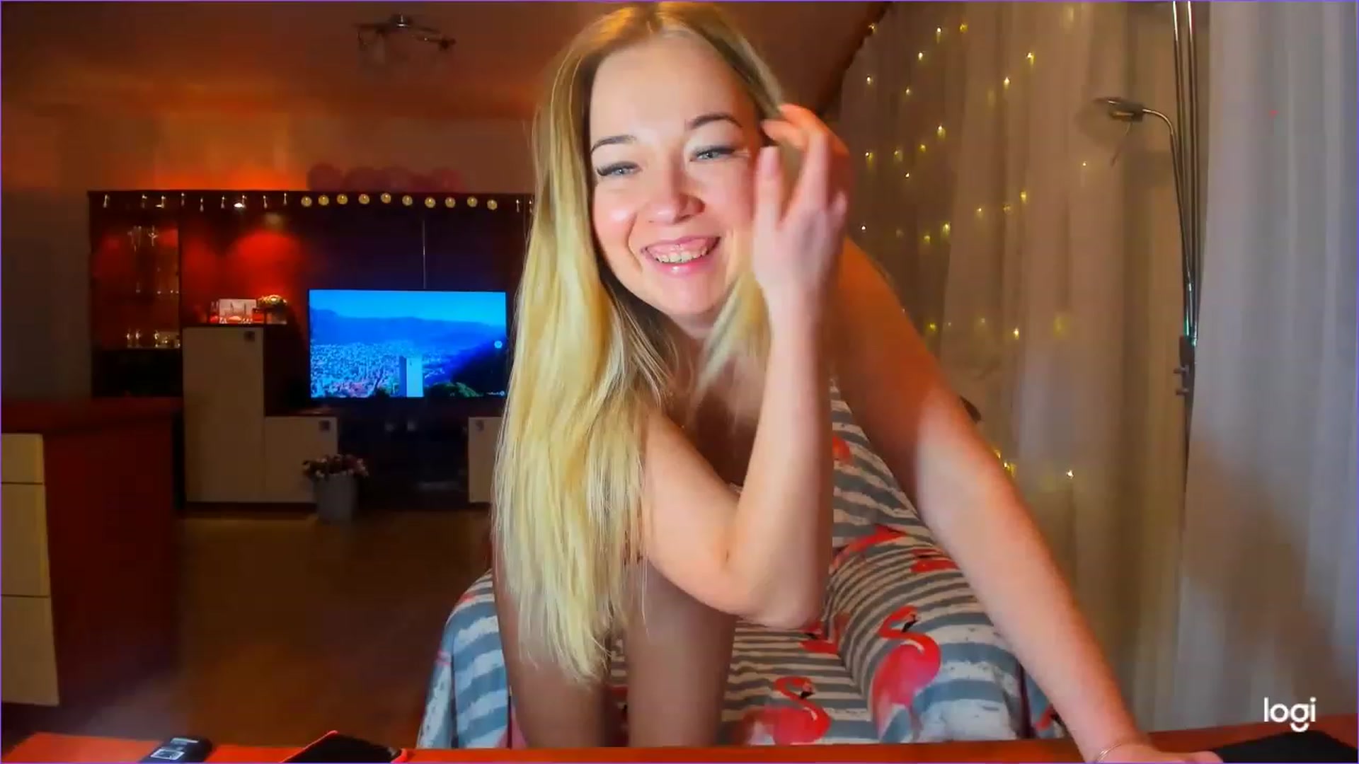 Gallery image thumbnail from FlamingoDream's myfreecams stream on, 03/17/2023, 04:05 image 2 of 20