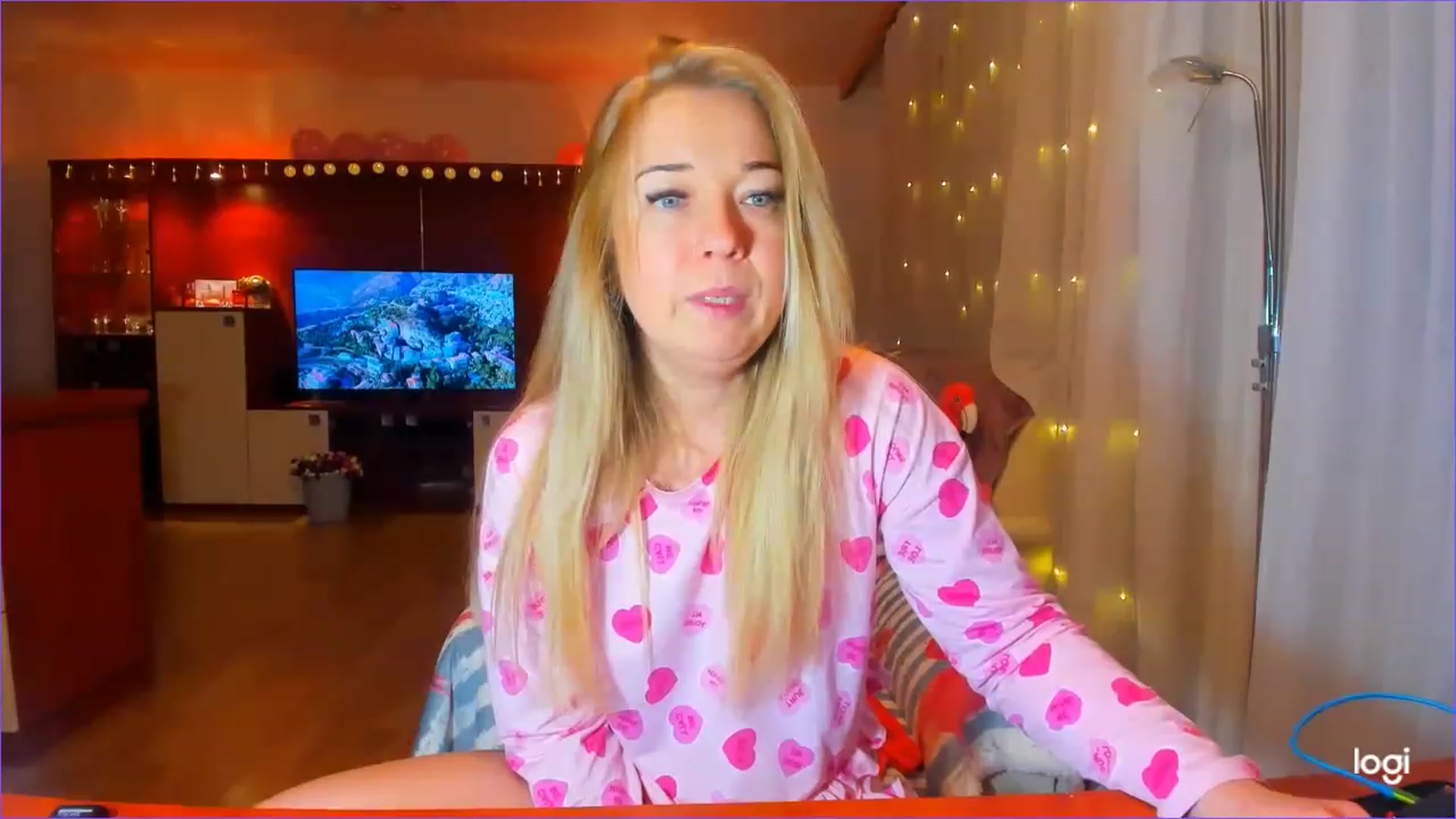 Gallery image thumbnail from FlamingoDream's myfreecams stream on, 03/17/2023, 04:05 image 13 of 20
