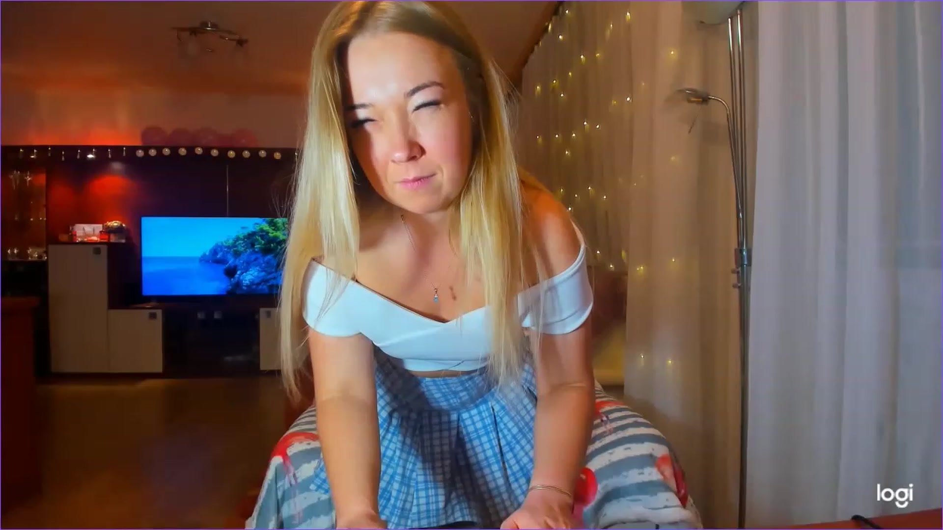 Gallery image thumbnail from FlamingoDream's myfreecams stream on, 03/17/2023, 23:21 image 4 of 20