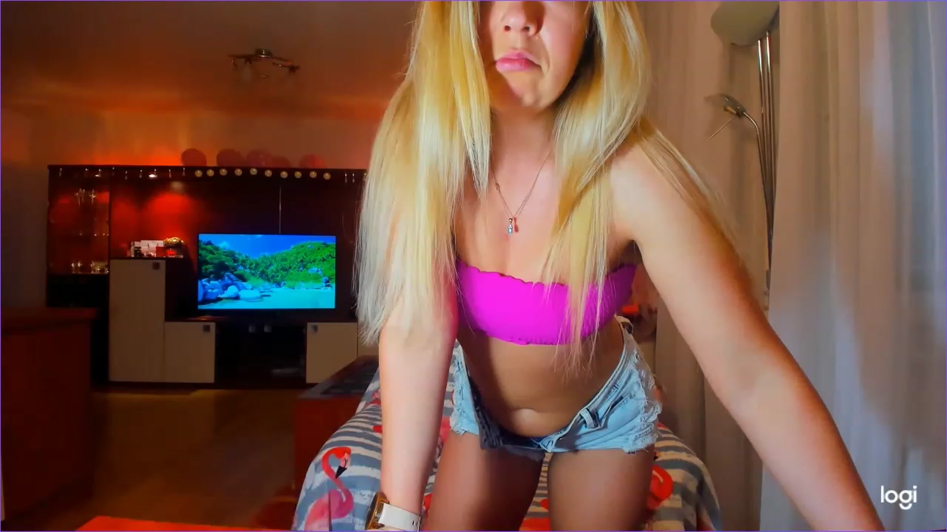 Gallery image thumbnail from FlamingoDream's myfreecams stream on, 03/27/2023, 19:44 image 16 of 20