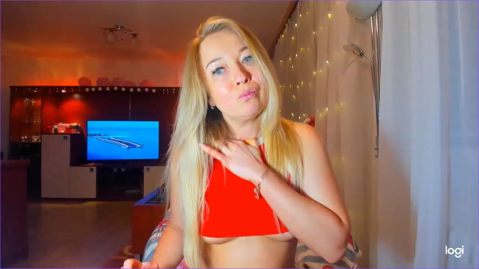 Gallery image thumbnail from FlamingoDream's myfreecams stream on, 03/28/2023, 22:29 image 14 of 20