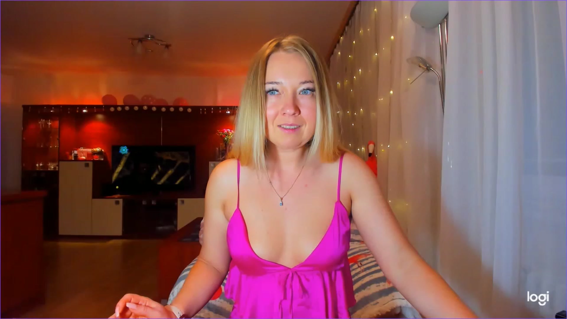 Gallery image thumbnail from FlamingoDream's myfreecams stream on, 03/29/2023, 20:40 image 7 of 20