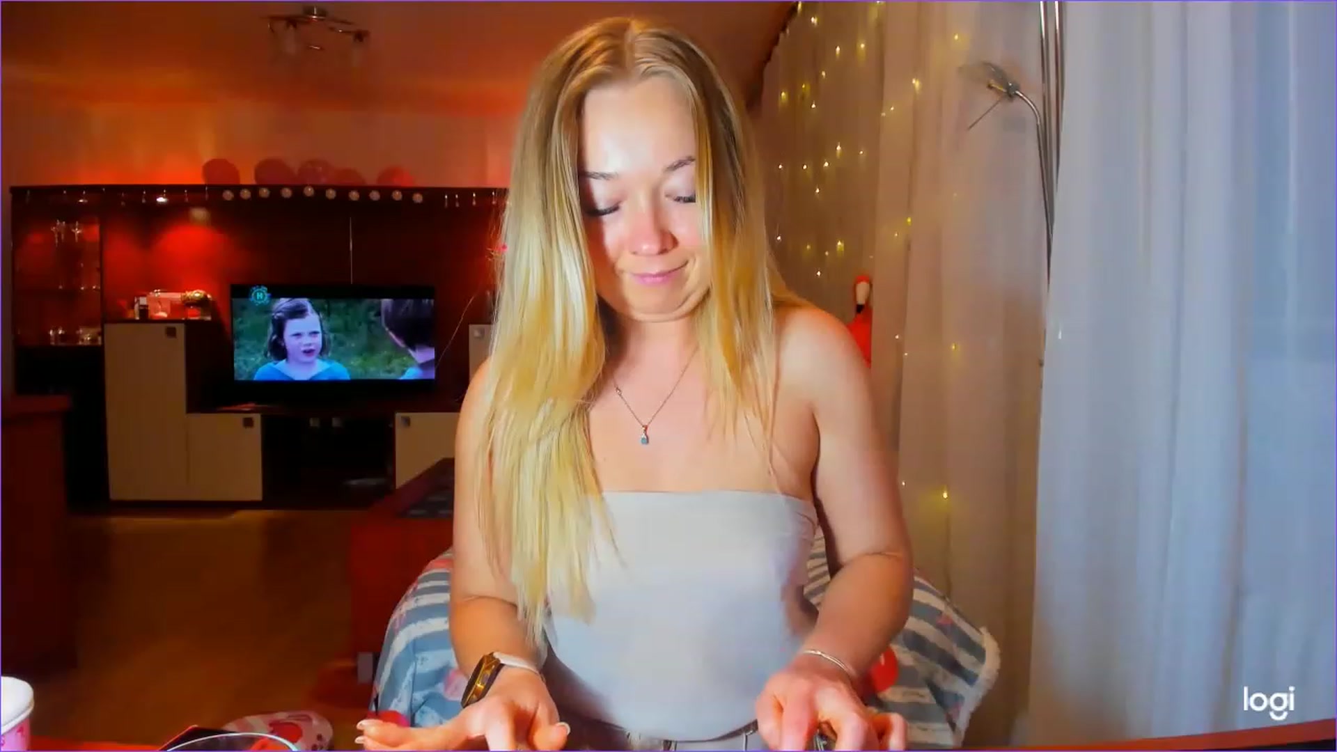 Gallery image thumbnail from FlamingoDream's myfreecams stream on, 03/29/2023, 23:49 image 10 of 20