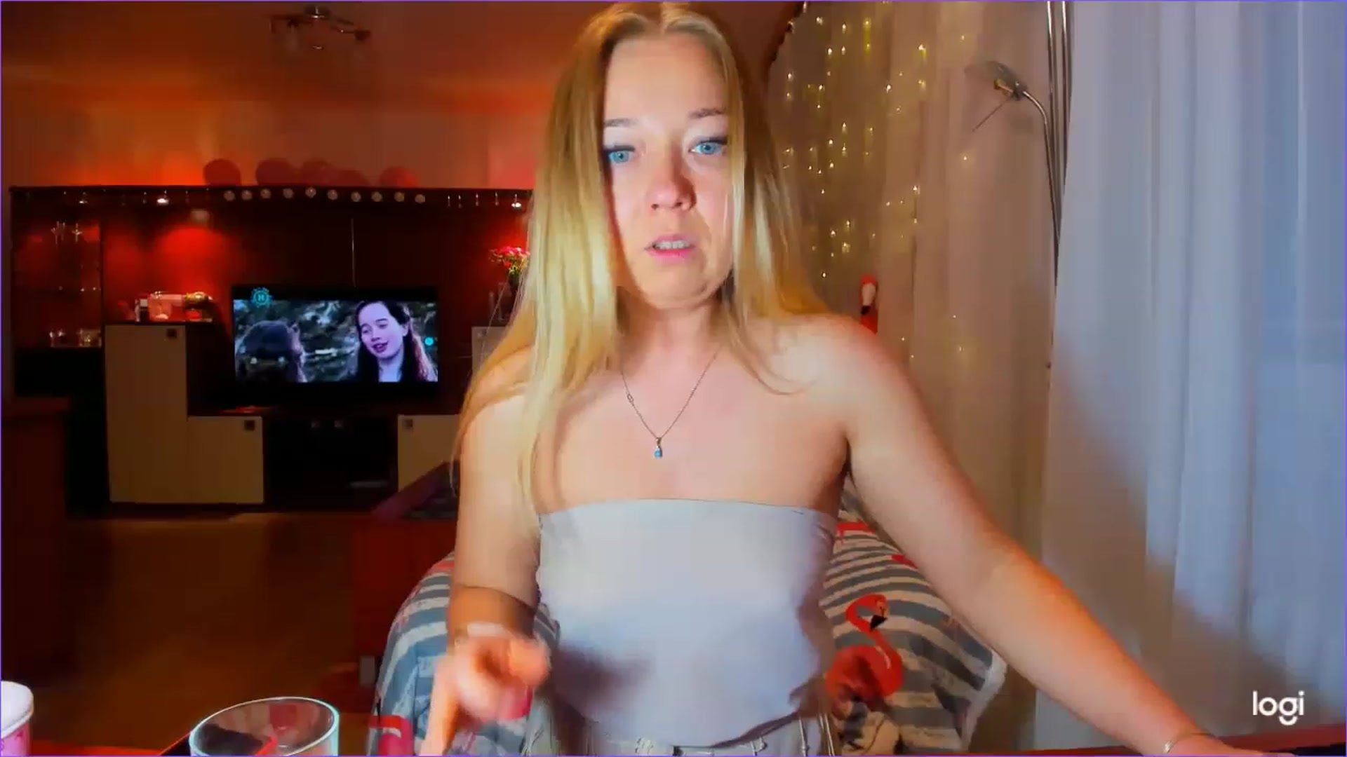 Gallery image thumbnail from FlamingoDream's myfreecams stream on, 03/29/2023, 23:49 image 9 of 20