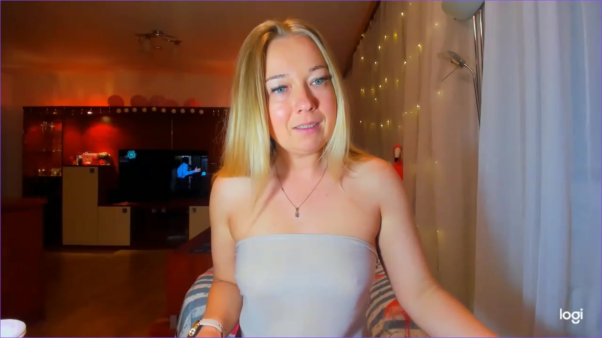 Gallery image thumbnail from FlamingoDream's myfreecams stream on, 03/29/2023, 23:49 image 1 of 20