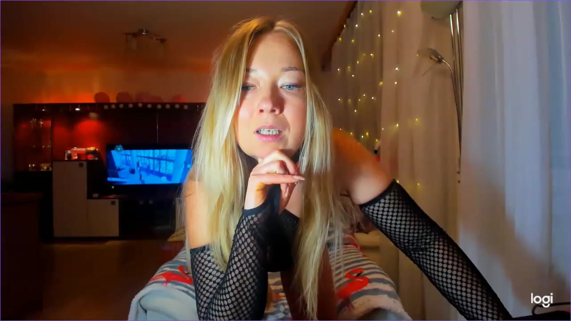 Gallery image thumbnail from FlamingoDream's myfreecams stream on, 04/03/2023, 21:02 image 6 of 20