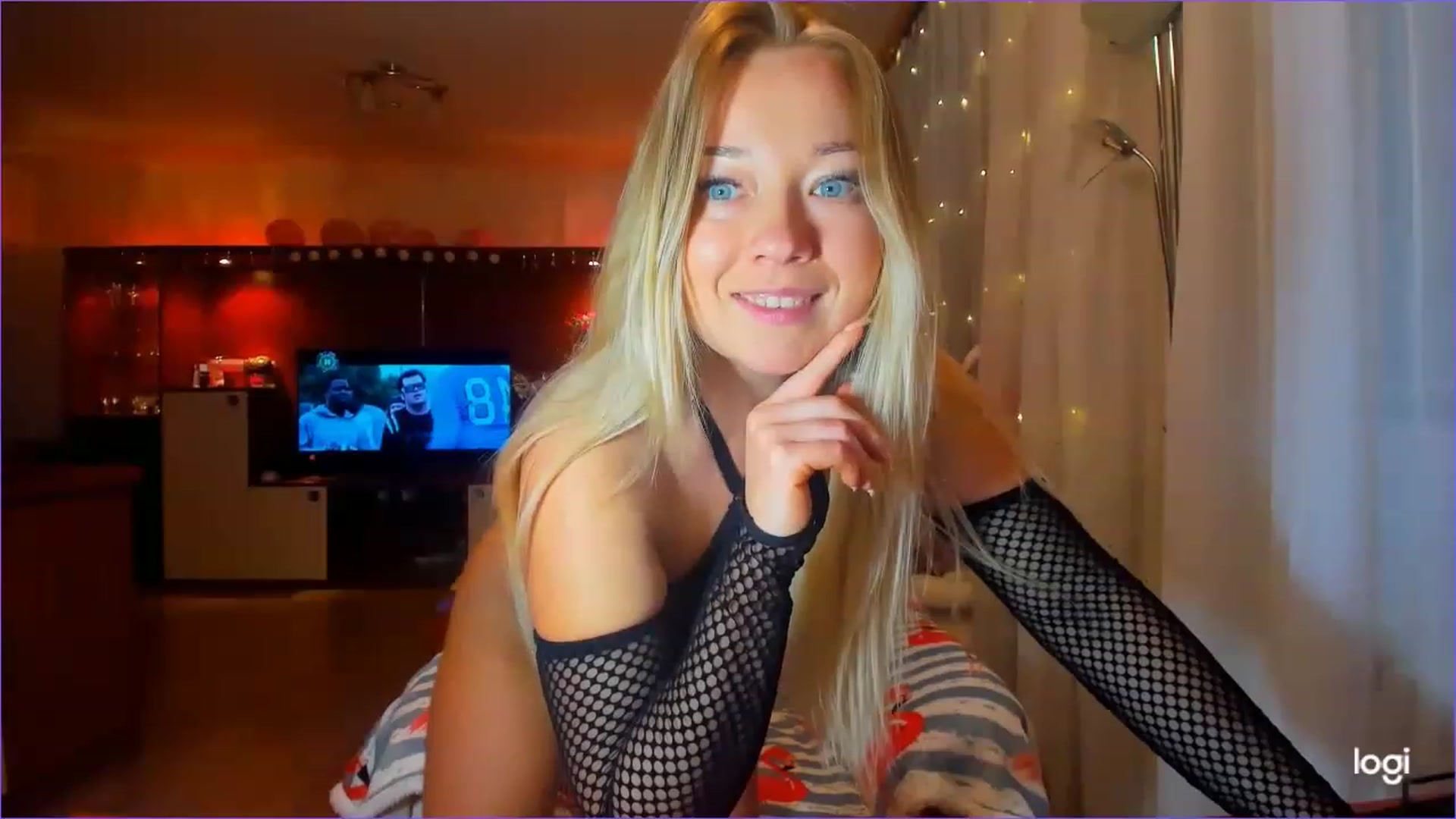 Gallery image thumbnail from FlamingoDream's myfreecams stream on, 04/03/2023, 23:10 image 14 of 20