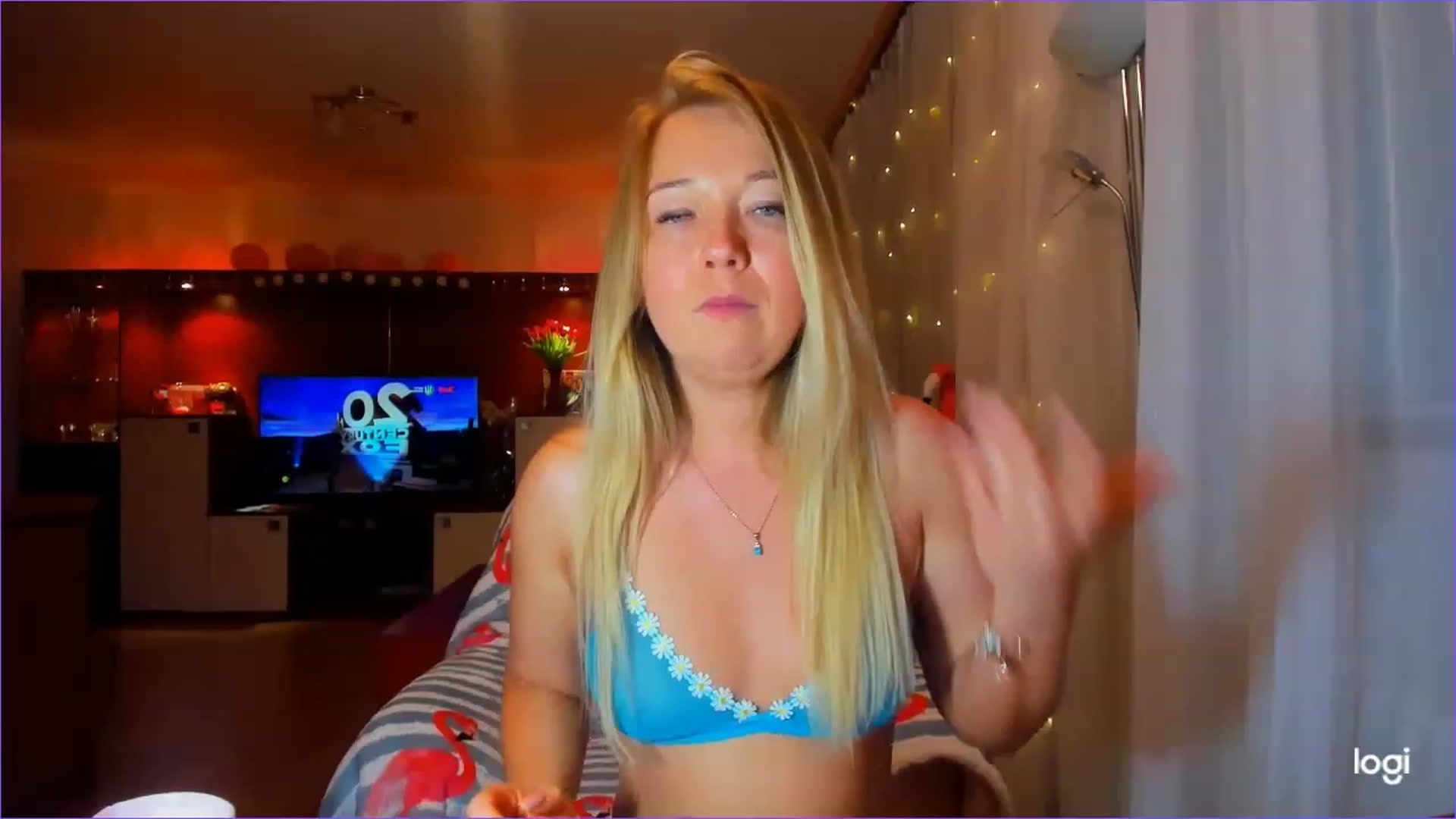 Gallery image thumbnail from FlamingoDream's myfreecams stream on, 04/06/2023, 24:09 image 1 of 20