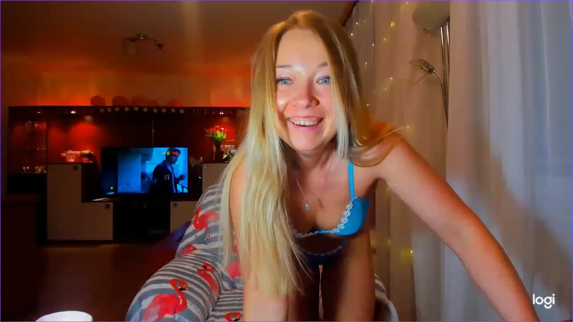 Gallery image thumbnail from FlamingoDream's myfreecams stream on, 04/06/2023, 24:09 image 4 of 20