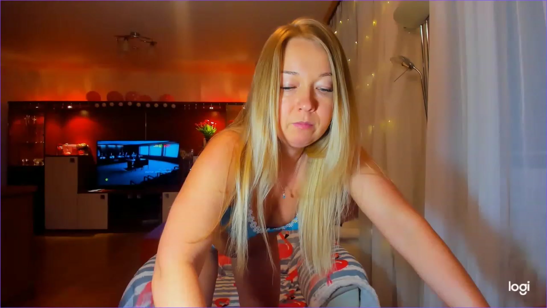 Gallery image thumbnail from FlamingoDream's myfreecams stream on, 04/06/2023, 24:09 image 6 of 20