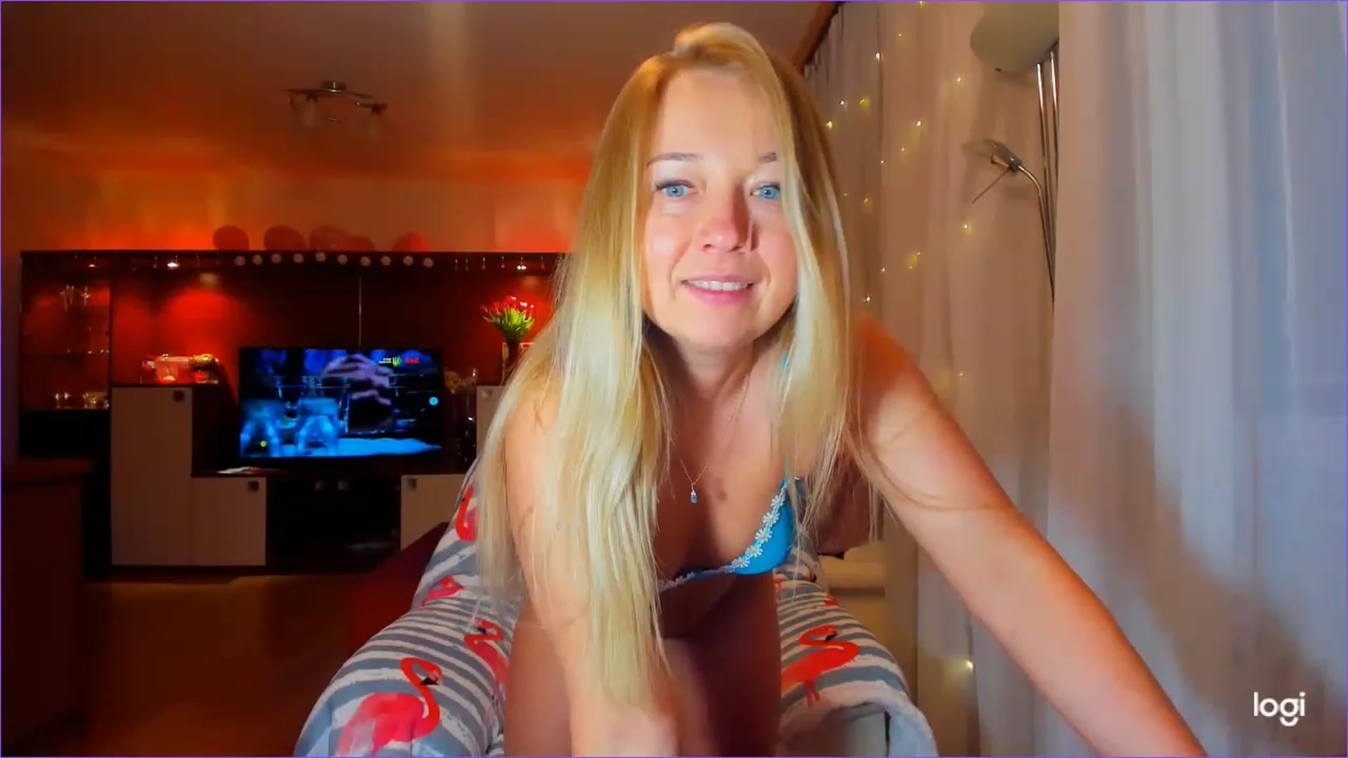 Gallery image thumbnail from FlamingoDream's myfreecams stream on, 04/06/2023, 24:09 image 7 of 20