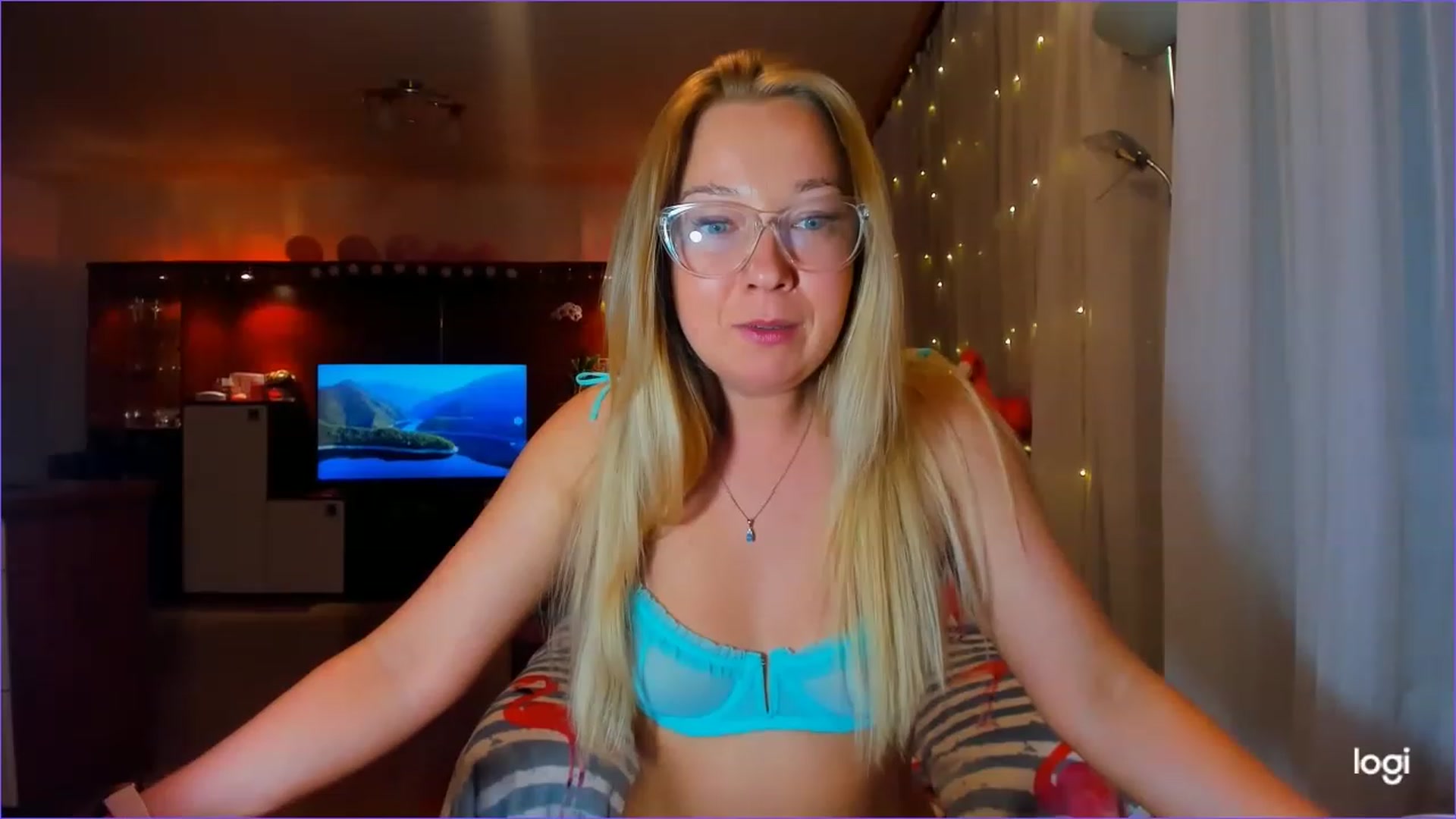 Gallery image thumbnail from FlamingoDream's myfreecams stream on, 04/13/2023, 23:45 image 7 of 20