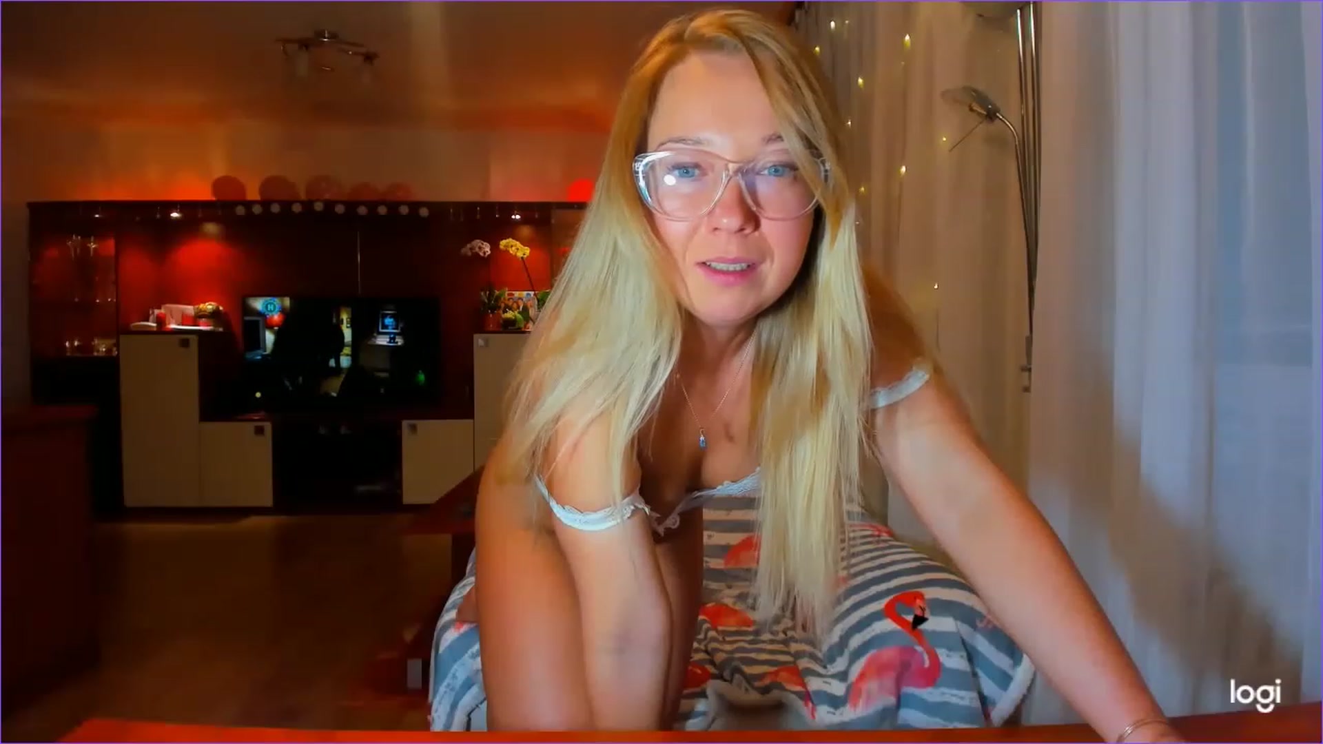 Gallery image thumbnail from FlamingoDream's myfreecams stream on, 04/14/2023, 22:19 image 5 of 20
