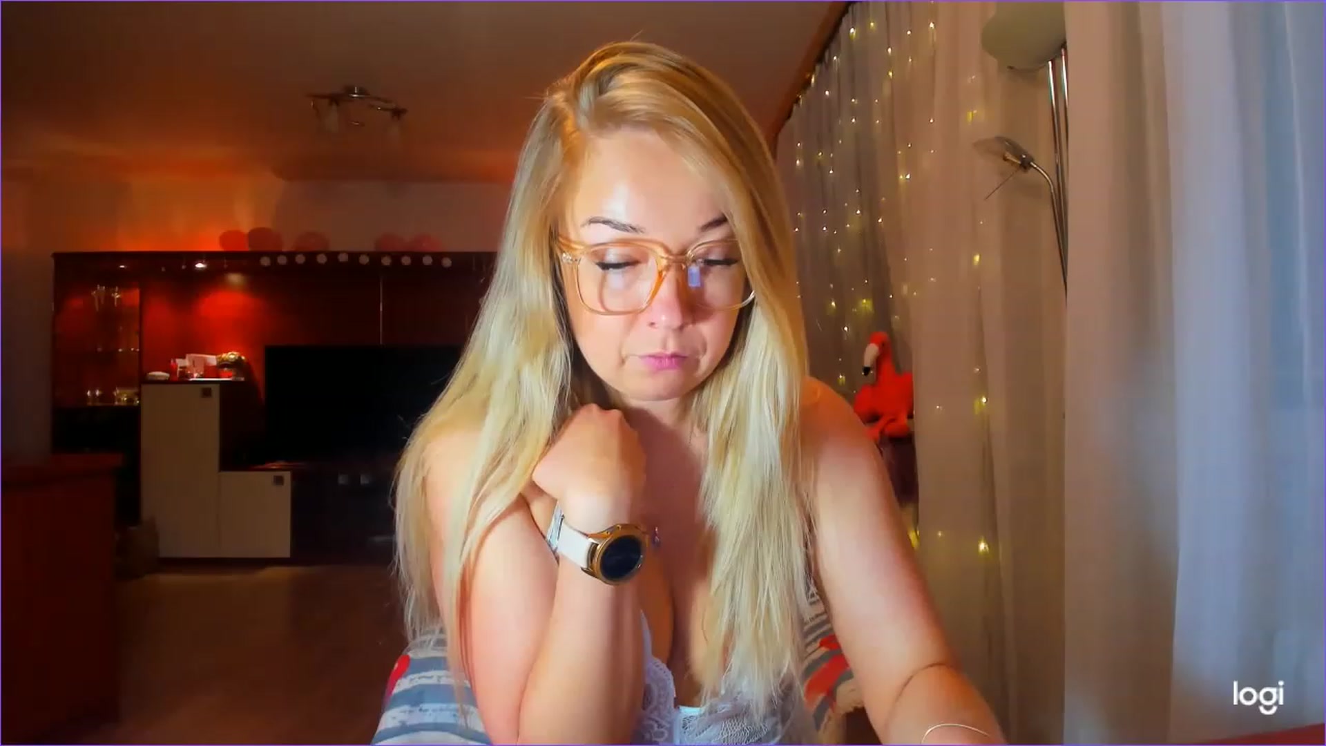 Gallery image thumbnail from FlamingoDream's myfreecams stream on, 04/25/2023, 22:44 image 12 of 20