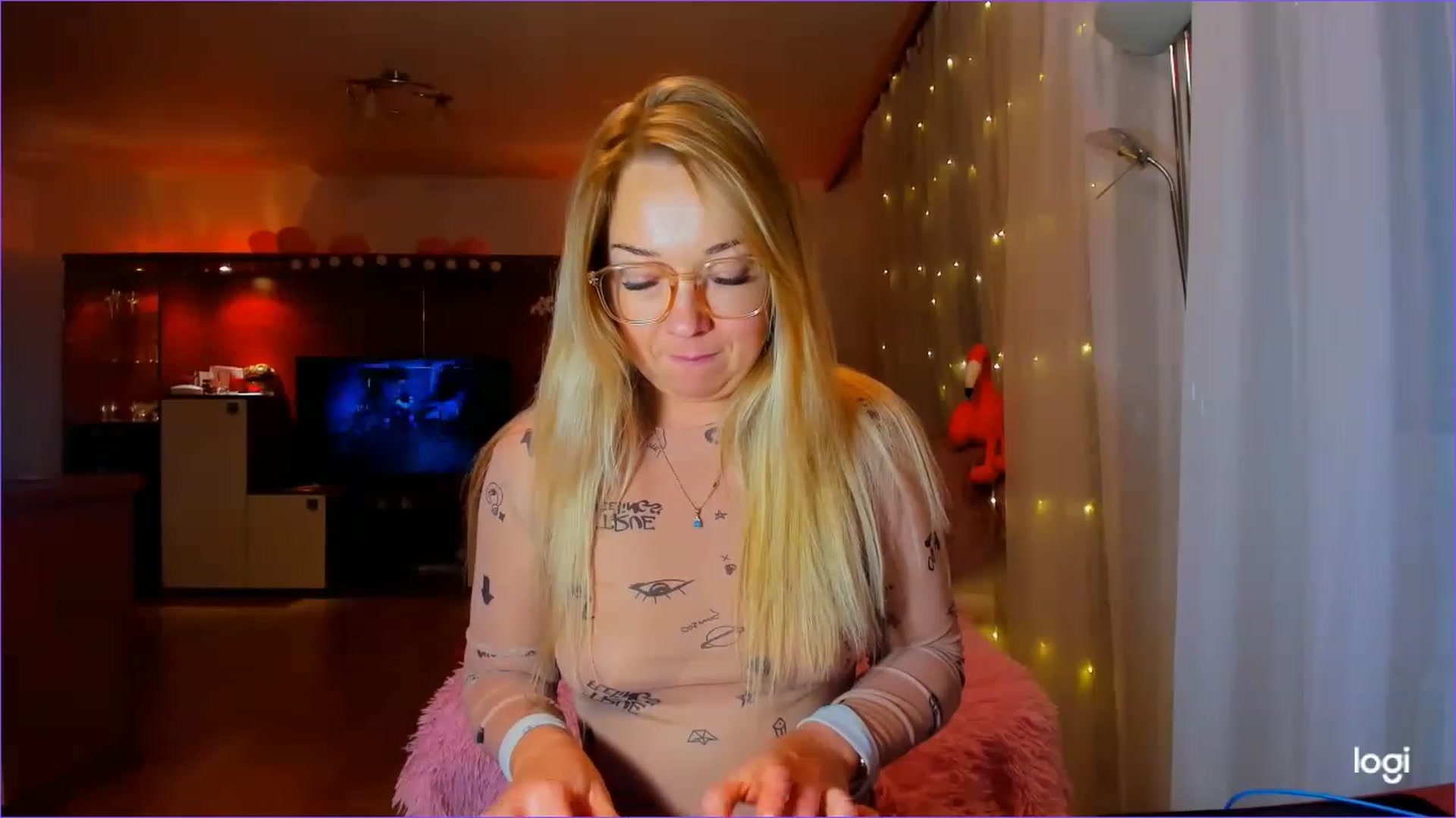 Gallery image thumbnail from FlamingoDream's myfreecams stream on, 04/28/2023, 24:01 image 18 of 20