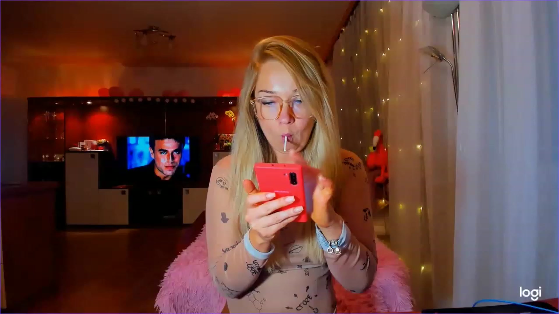 Gallery image thumbnail from FlamingoDream's myfreecams stream on, 04/28/2023, 24:01 image 6 of 20