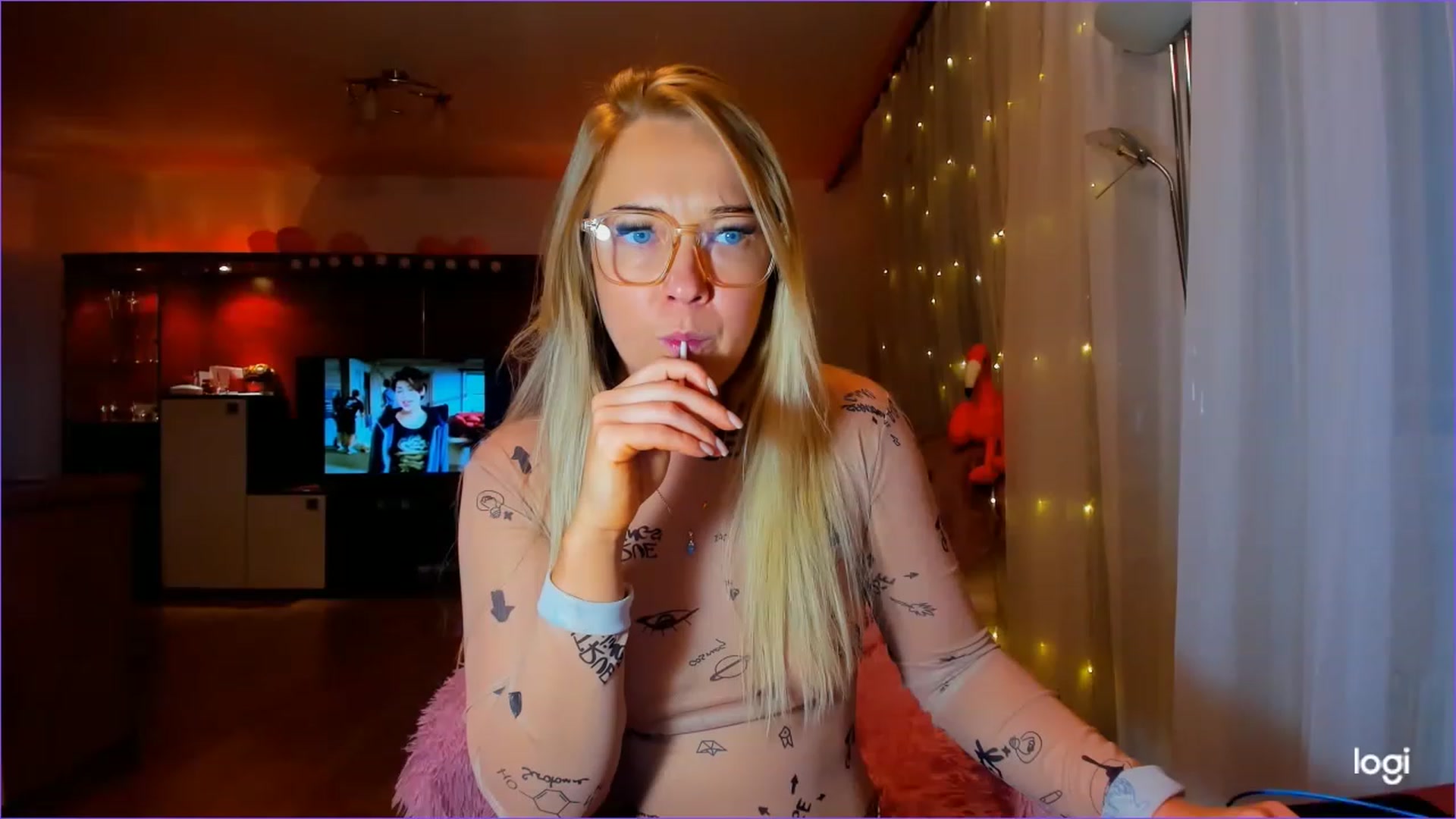 Gallery image thumbnail from FlamingoDream's myfreecams stream on, 04/28/2023, 24:01 image 16 of 20