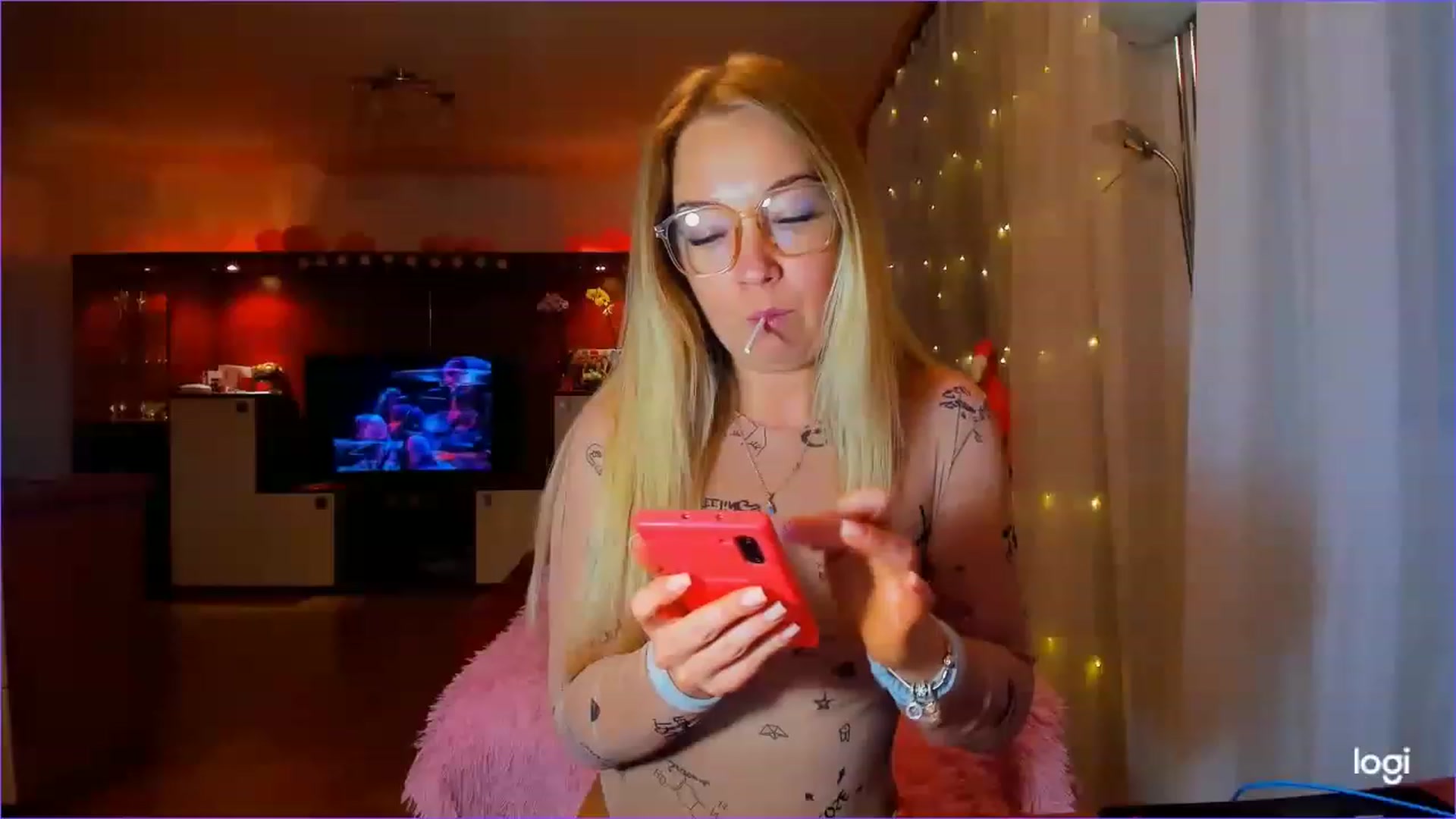 Gallery image thumbnail from FlamingoDream's myfreecams stream on, 04/28/2023, 24:01 image 4 of 20