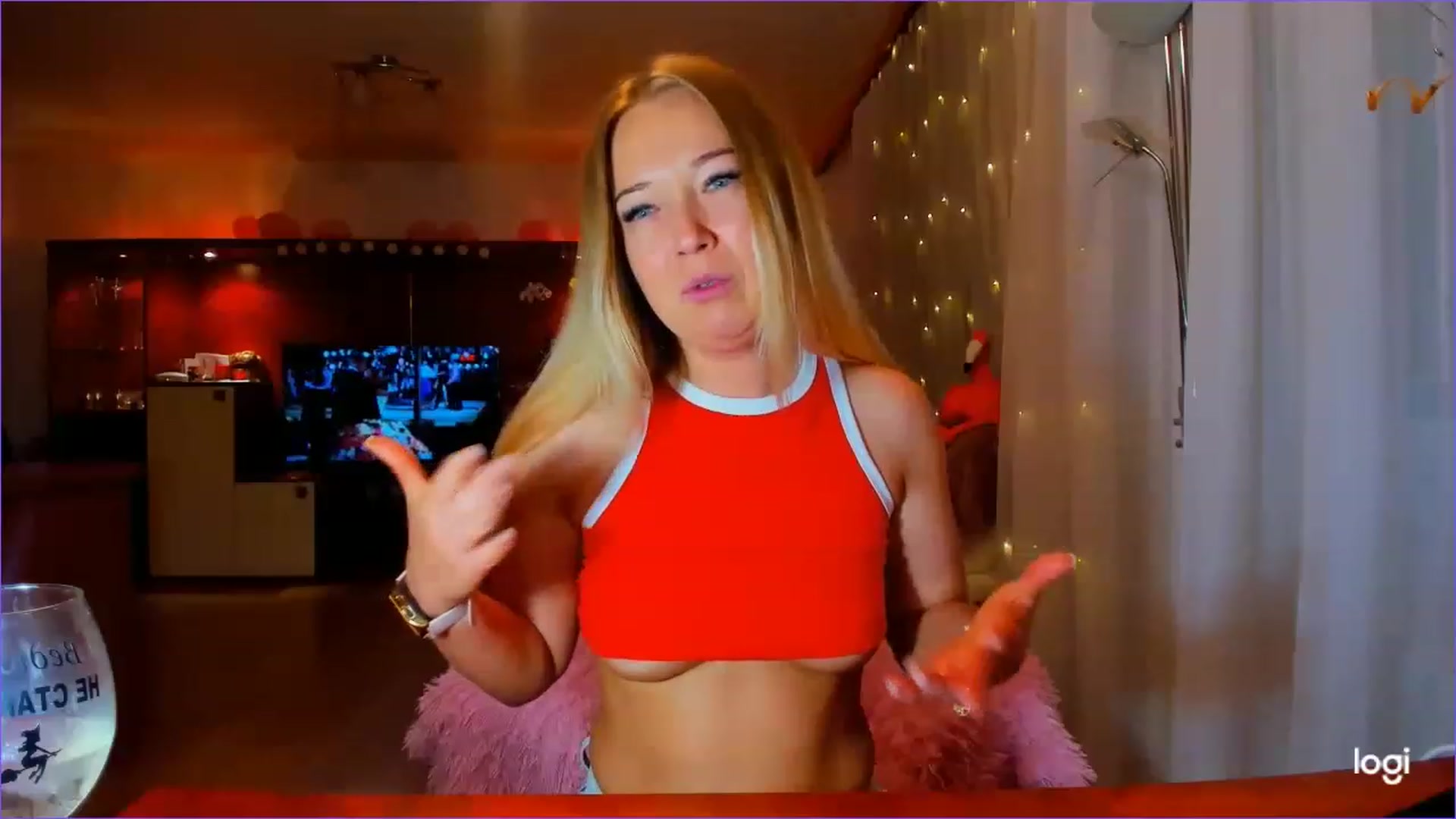 Gallery image thumbnail from FlamingoDream's myfreecams stream on, 04/28/2023, 22:10 image 12 of 20