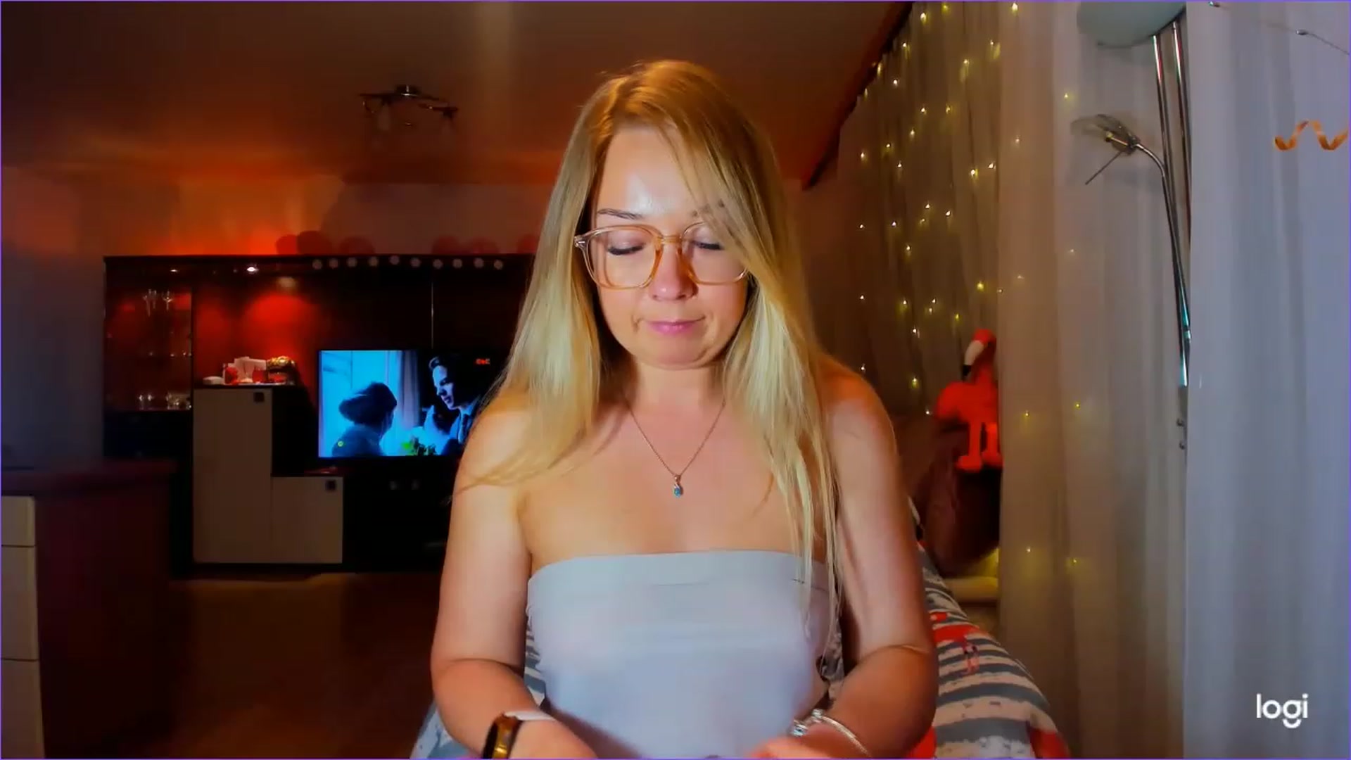 Gallery image thumbnail from FlamingoDream's myfreecams stream on, 05/02/2023, 21:25 image 20 of 20