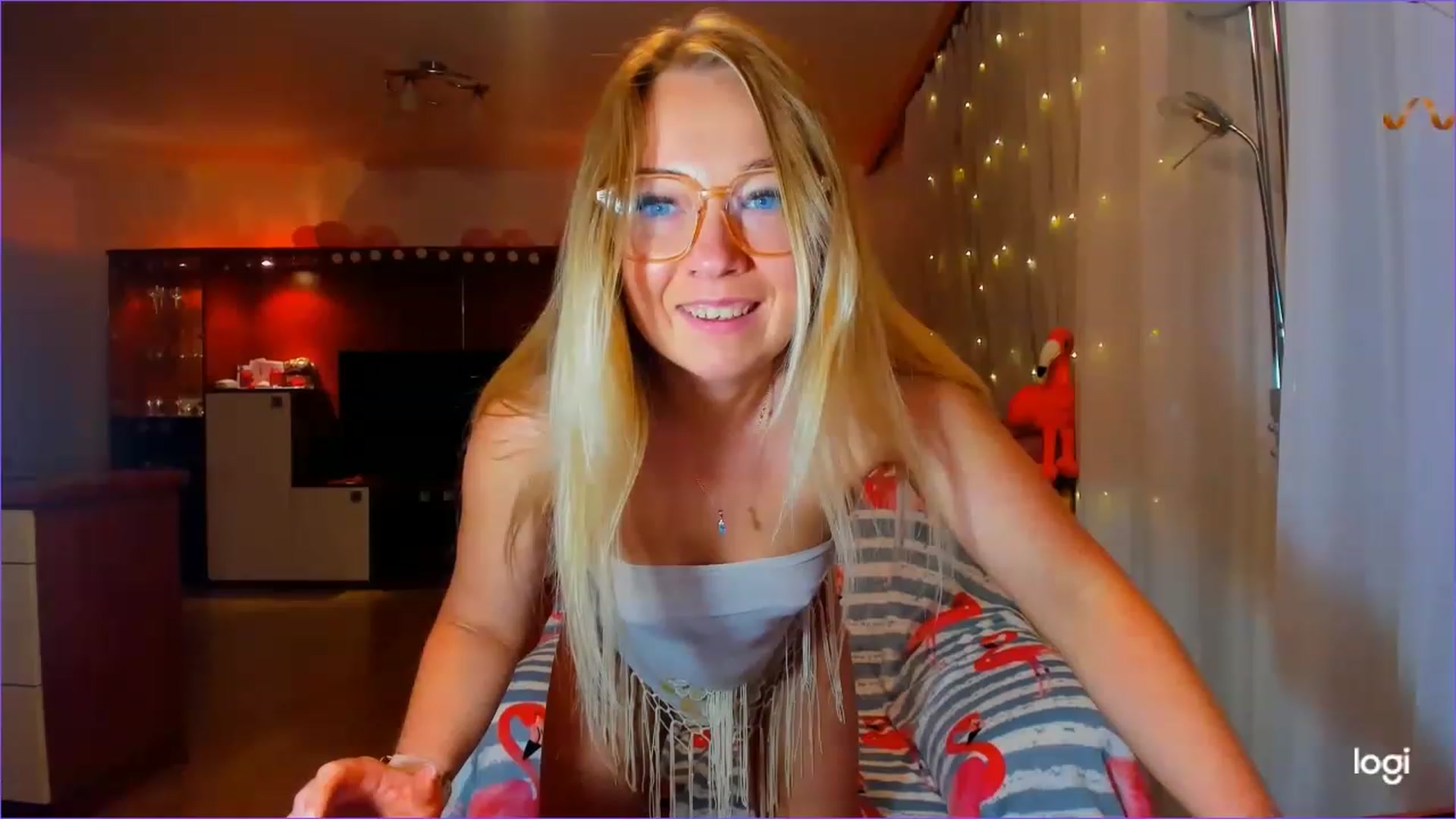Gallery image thumbnail from FlamingoDream's myfreecams stream on, 05/02/2023, 22:19 image 12 of 20