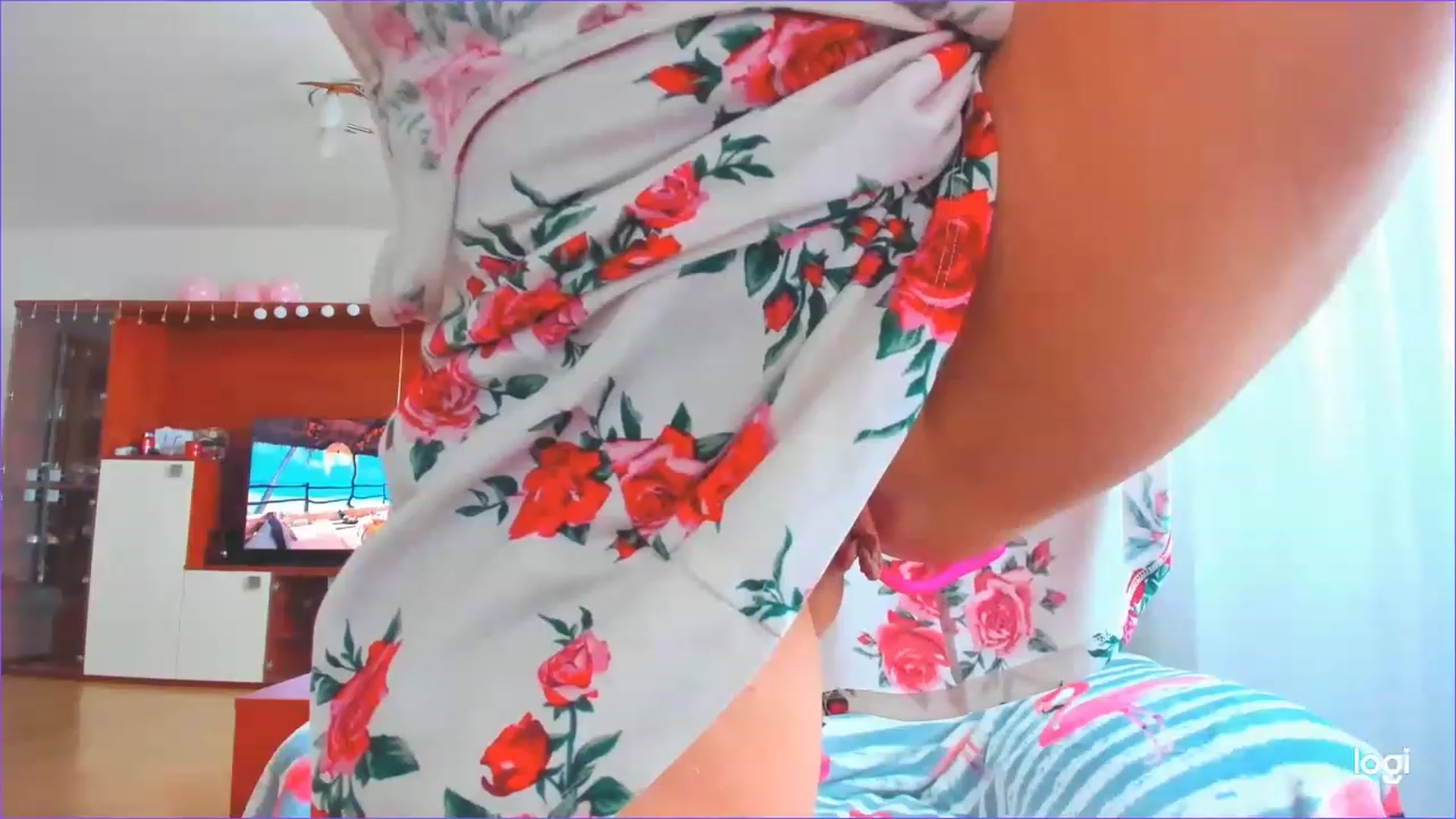 Gallery image thumbnail from FlamingoDream's myfreecams stream on, 05/10/2023, 12:52 image 3 of 20