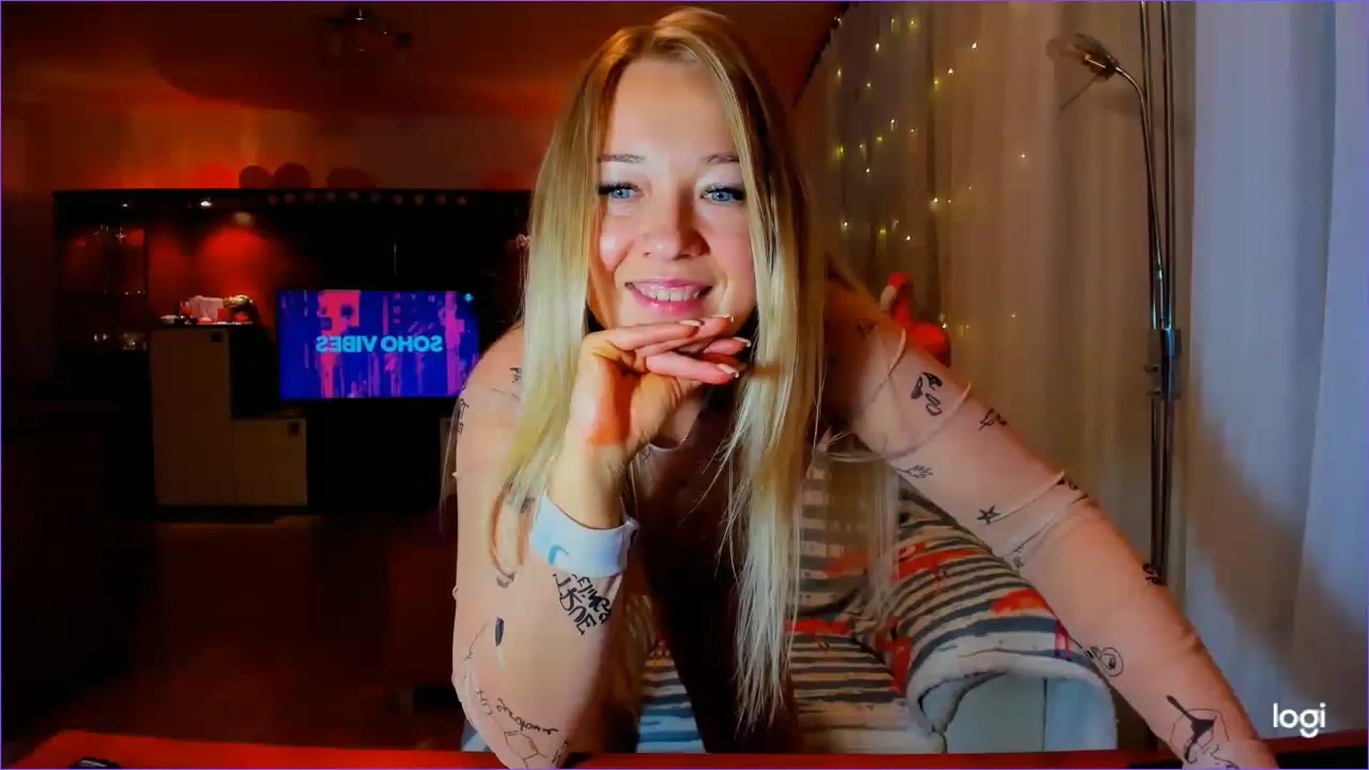 Gallery image thumbnail from FlamingoDream's myfreecams stream on, 05/10/2023, 22:29 image 17 of 20