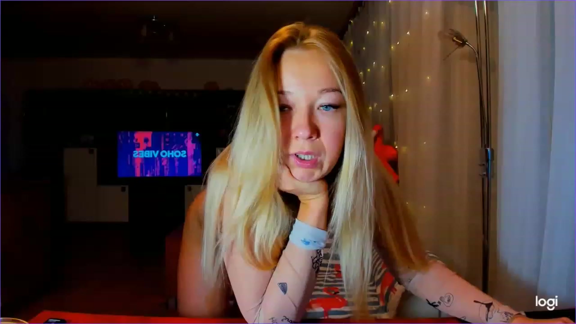 Gallery image thumbnail from FlamingoDream's myfreecams stream on, 05/10/2023, 22:29 image 3 of 20
