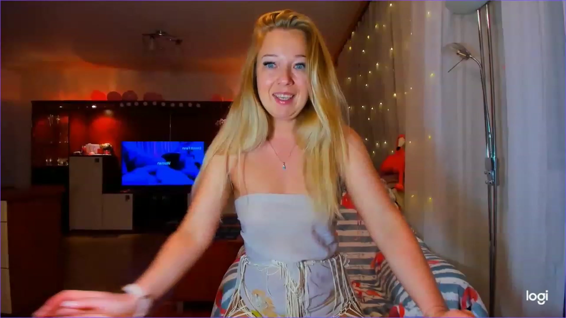 Gallery image thumbnail from FlamingoDream's myfreecams stream on, 05/11/2023, 20:02 image 6 of 20