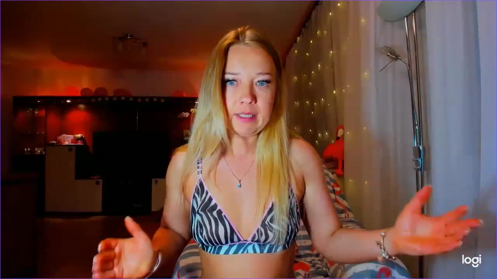 Gallery image thumbnail from FlamingoDream's myfreecams stream on, 05/12/2023, 24:01 image 16 of 20
