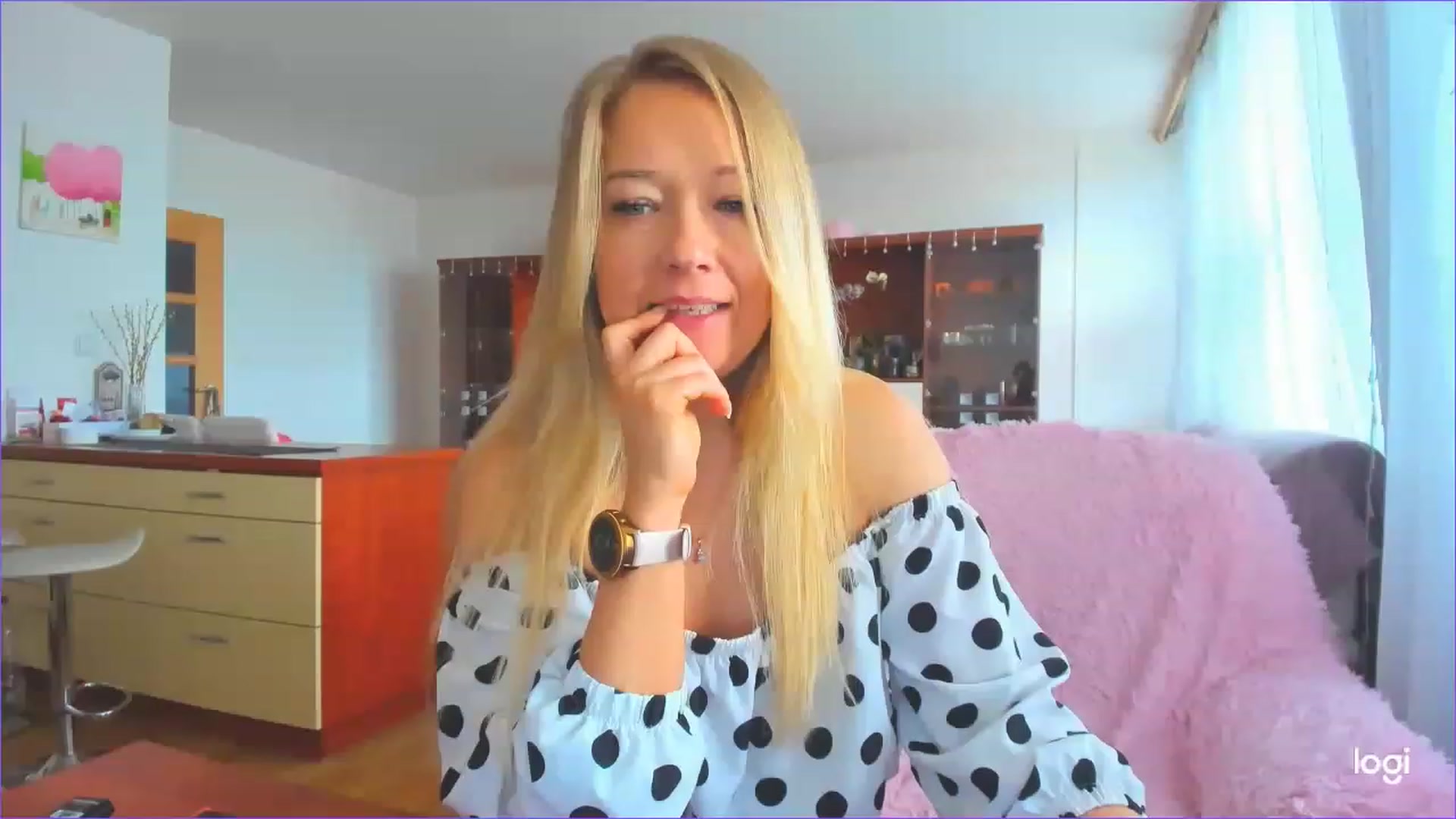 Gallery image thumbnail from FlamingoDream's myfreecams stream on, 05/13/2023, 10:14 image 9 of 20