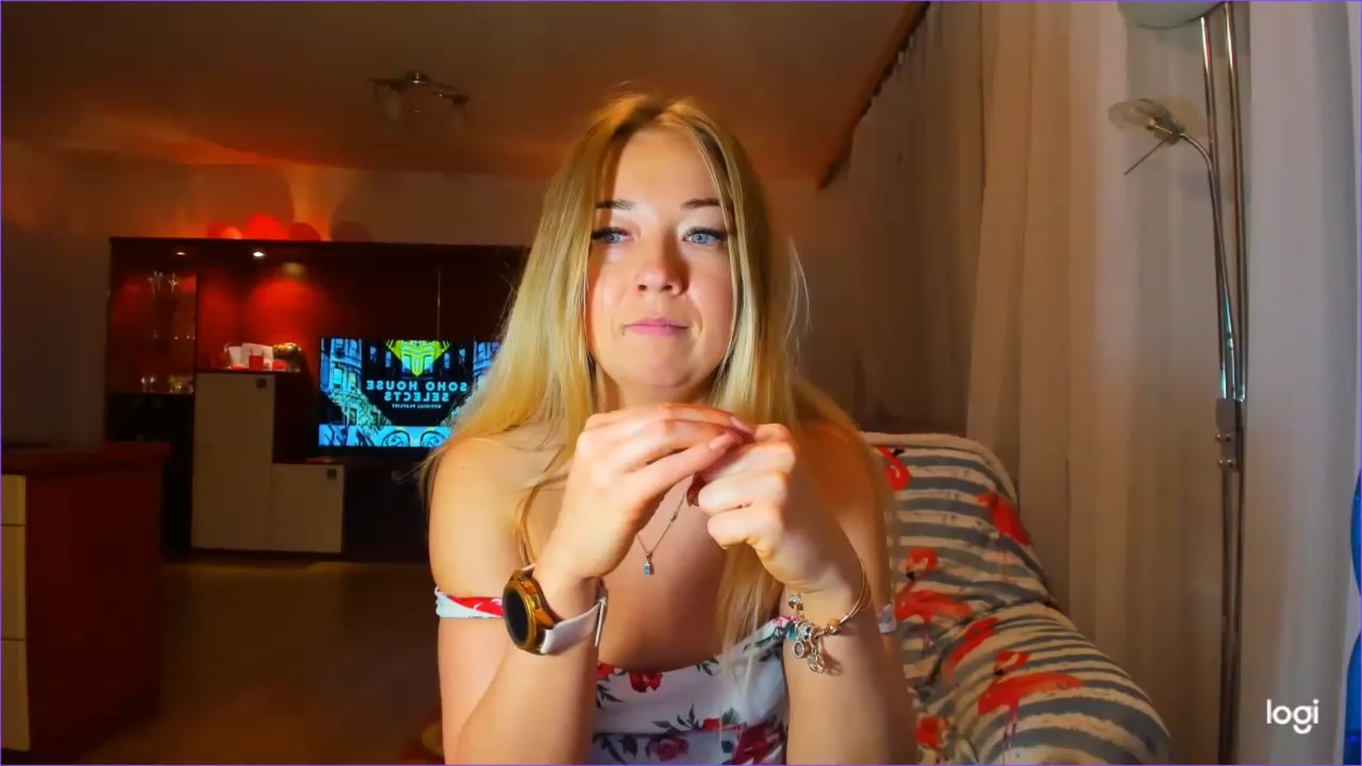 Gallery image thumbnail from FlamingoDream's myfreecams stream on, 05/22/2023, 23:31 image 18 of 20