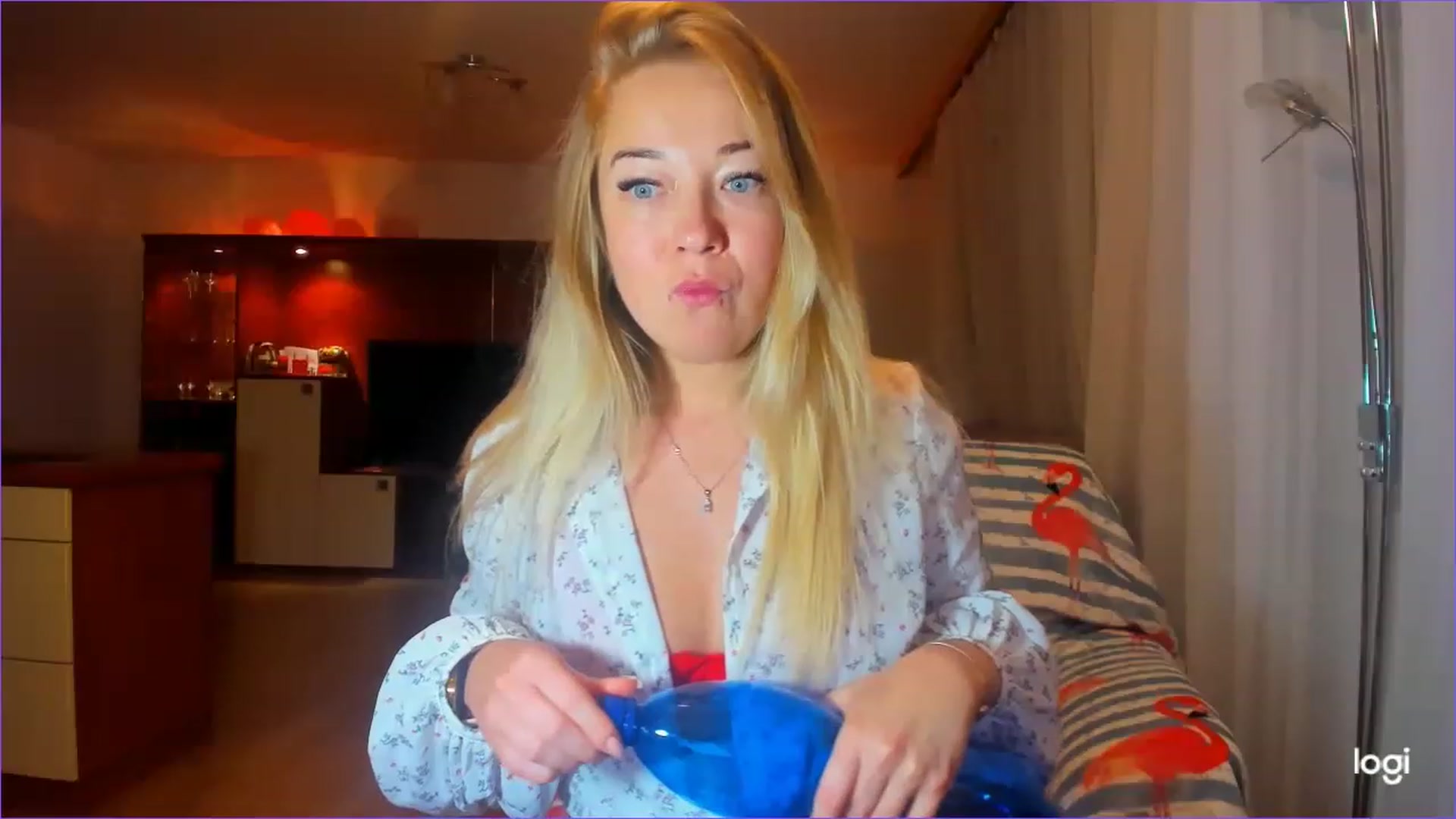 Gallery image thumbnail from FlamingoDream's myfreecams stream on, 05/23/2023, 21:34 image 3 of 20