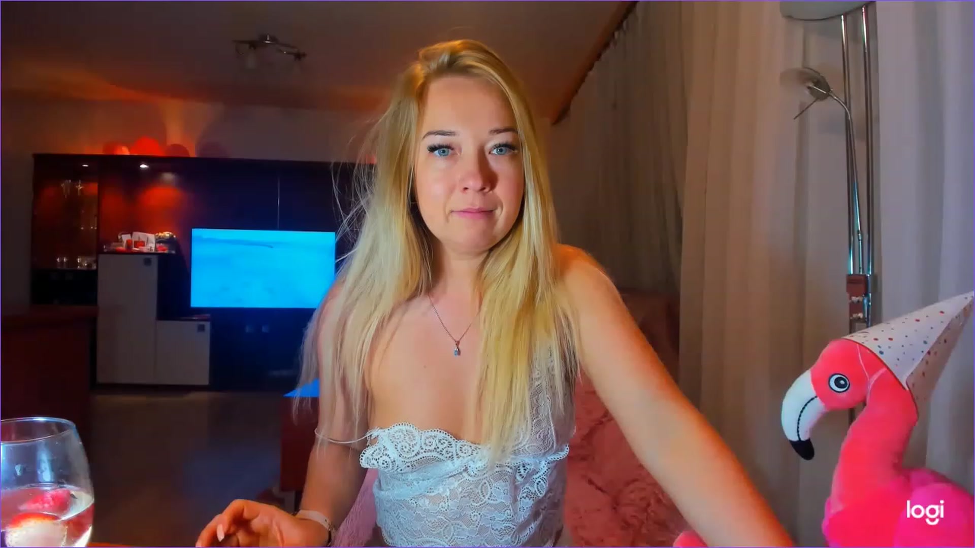 Gallery image thumbnail from FlamingoDream's myfreecams stream on, 05/31/2023, 22:21 image 12 of 20