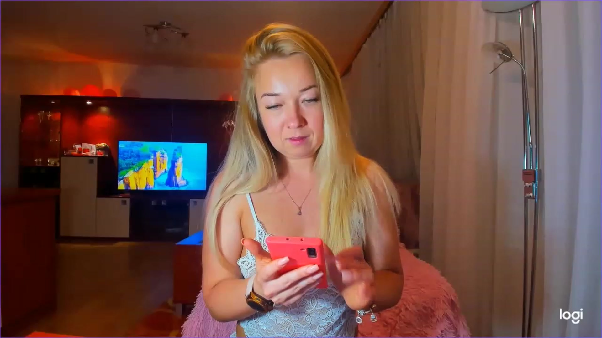 Gallery image thumbnail from FlamingoDream's myfreecams stream on, 05/31/2023, 22:21 image 7 of 20