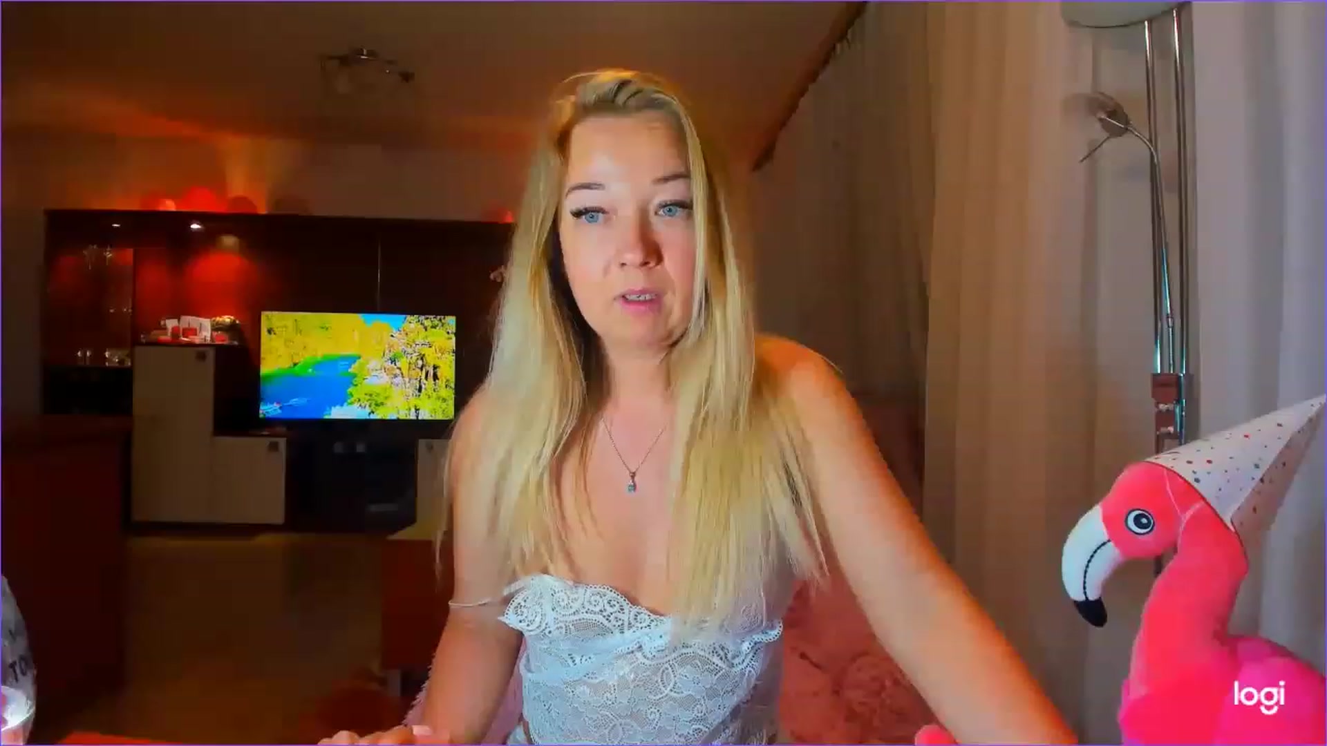 Gallery image thumbnail from FlamingoDream's myfreecams stream on, 05/31/2023, 22:21 image 15 of 20