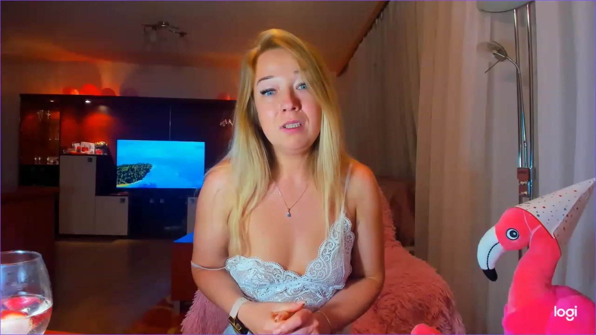 Gallery image thumbnail from FlamingoDream's myfreecams stream on, 05/31/2023, 22:21 image 13 of 20