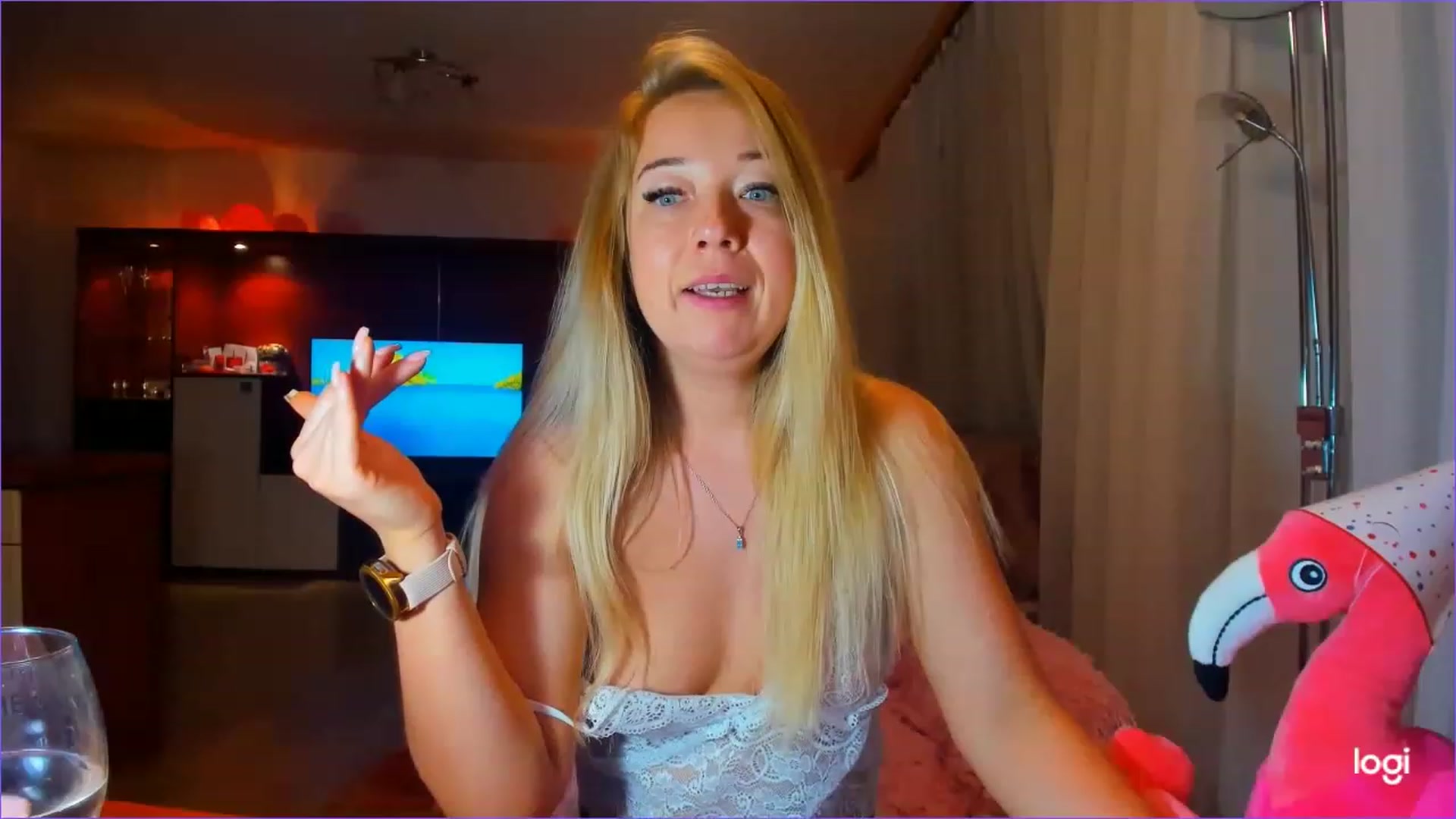 Gallery image thumbnail from FlamingoDream's myfreecams stream on, 05/31/2023, 23:18 image 14 of 20