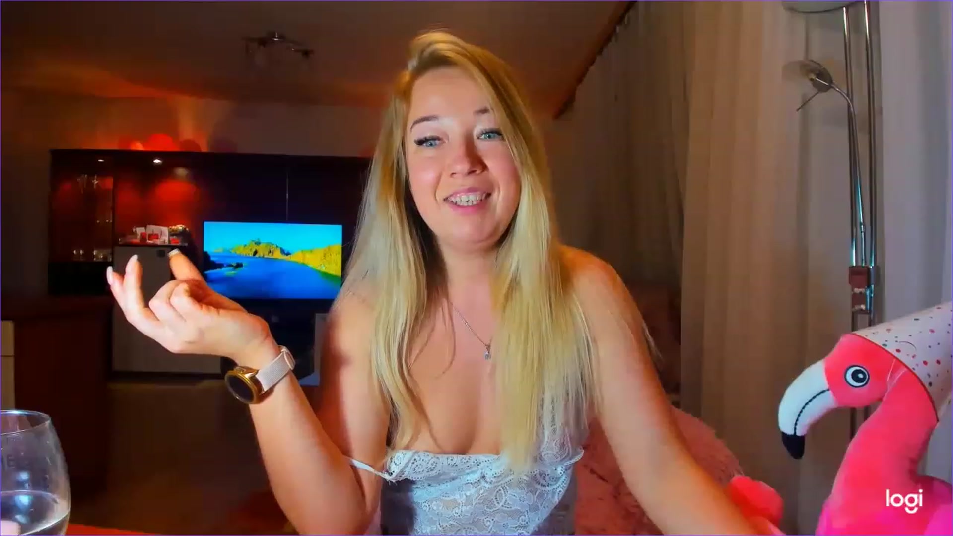 Gallery image thumbnail from FlamingoDream's myfreecams stream on, 05/31/2023, 23:18 image 15 of 20