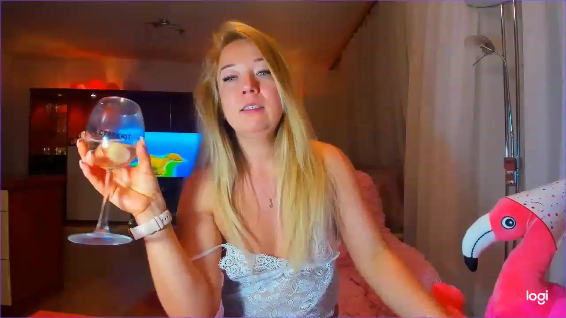 Gallery image thumbnail from FlamingoDream's myfreecams stream on, 05/31/2023, 23:18 image 18 of 20