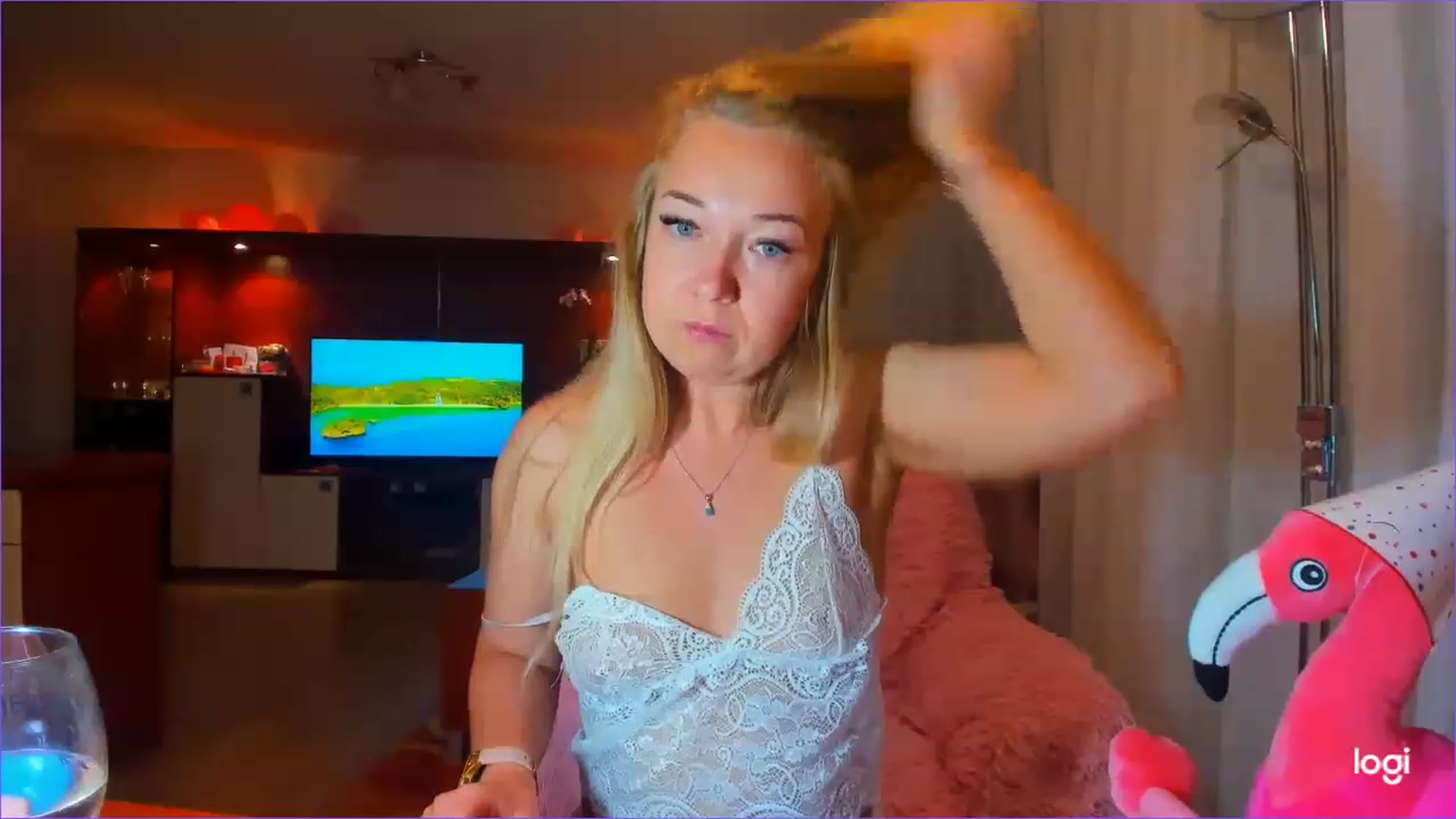 Gallery image thumbnail from FlamingoDream's myfreecams stream on, 05/31/2023, 23:18 image 10 of 20